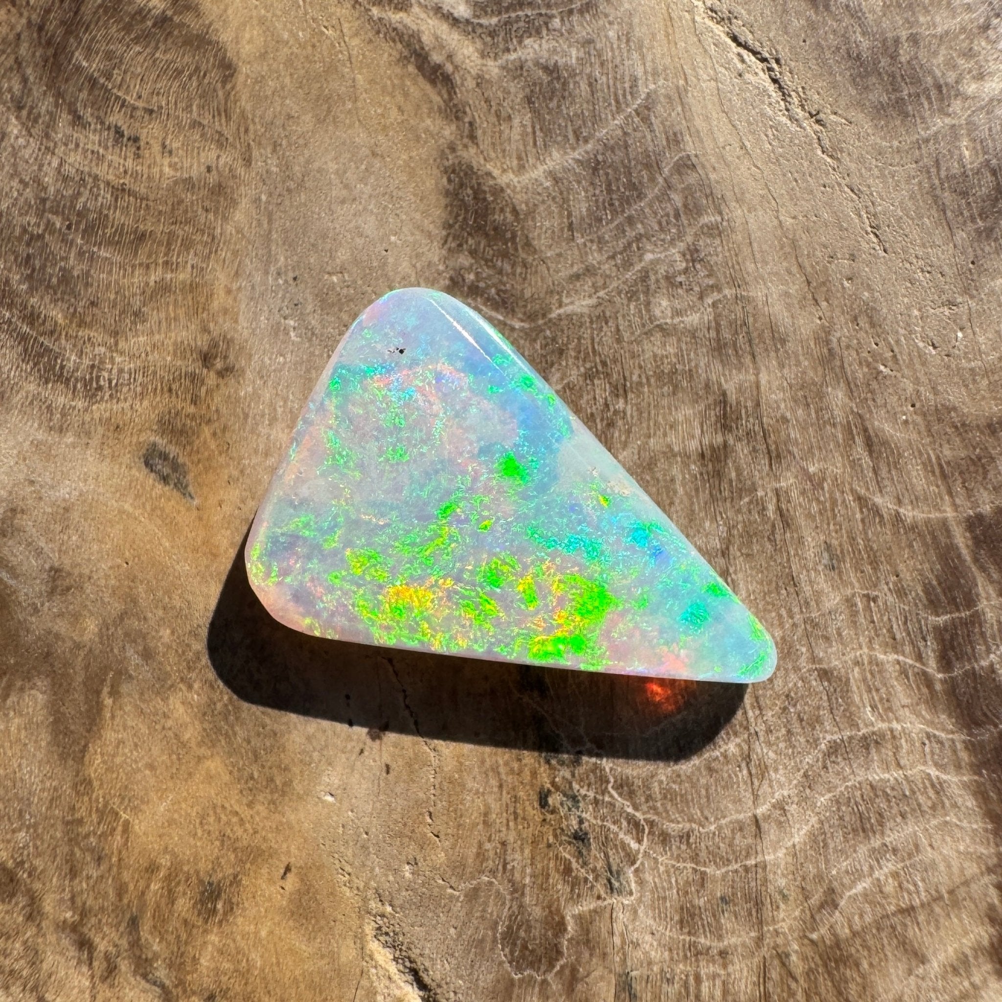 1.9ct Hand - cut Solid Coober Pedy Crystal Opal