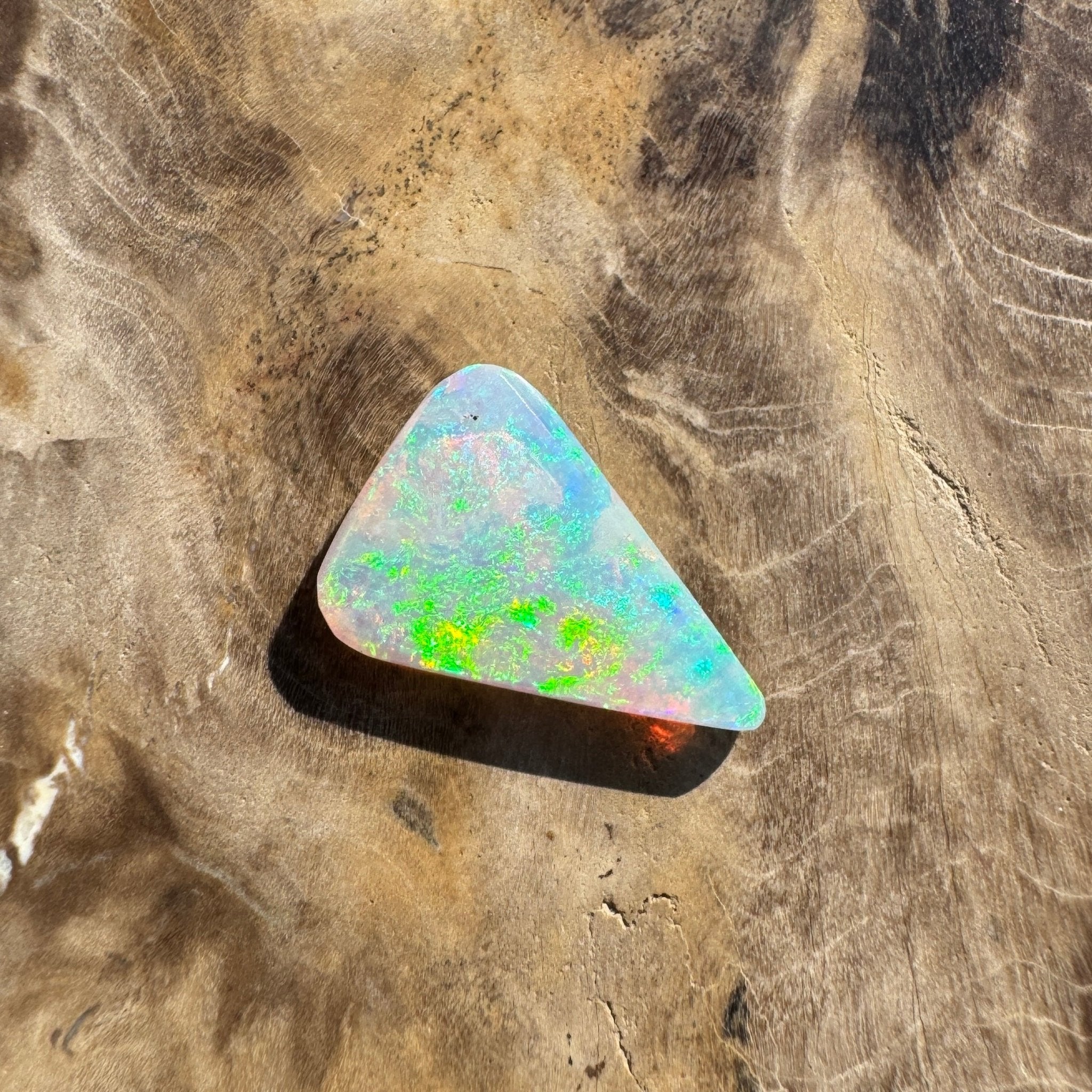 1.9ct Hand - cut Solid Coober Pedy Crystal Opal