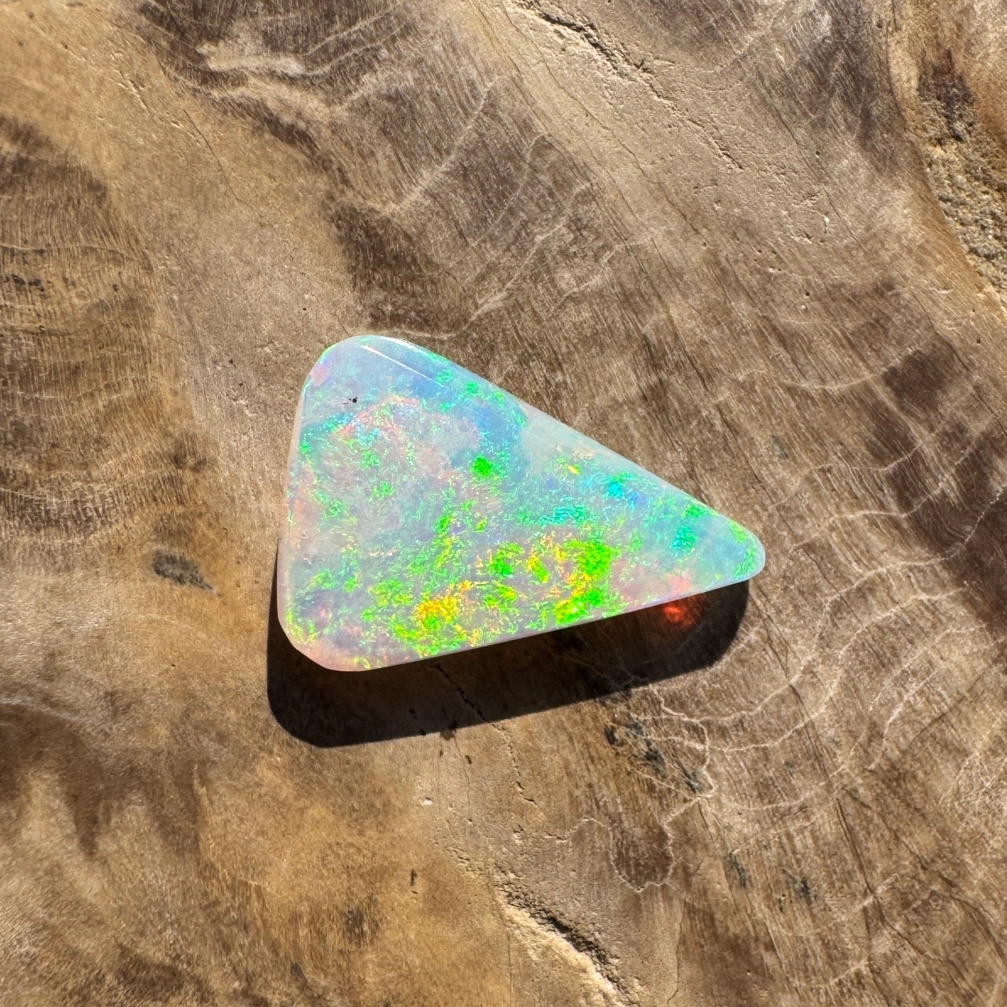 1.9ct Hand - cut Solid Coober Pedy Crystal Opal