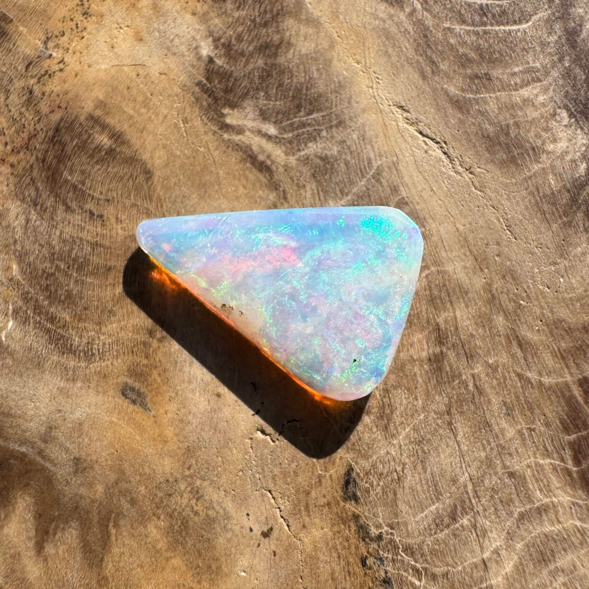 1.9ct Hand - cut Solid Coober Pedy Crystal Opal