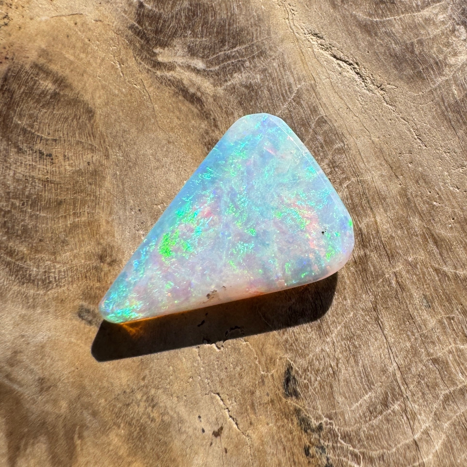 1.9ct Hand - cut Solid Coober Pedy Crystal Opal