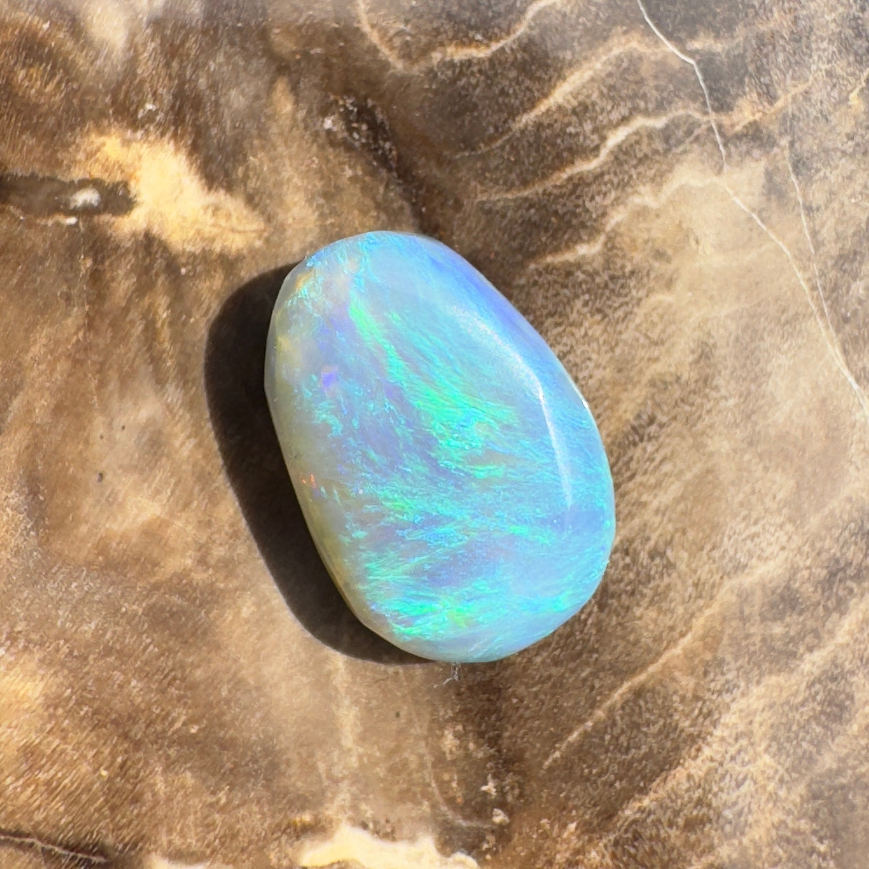 1.9ct Hand - cut Solid Lightning Ridge Opal