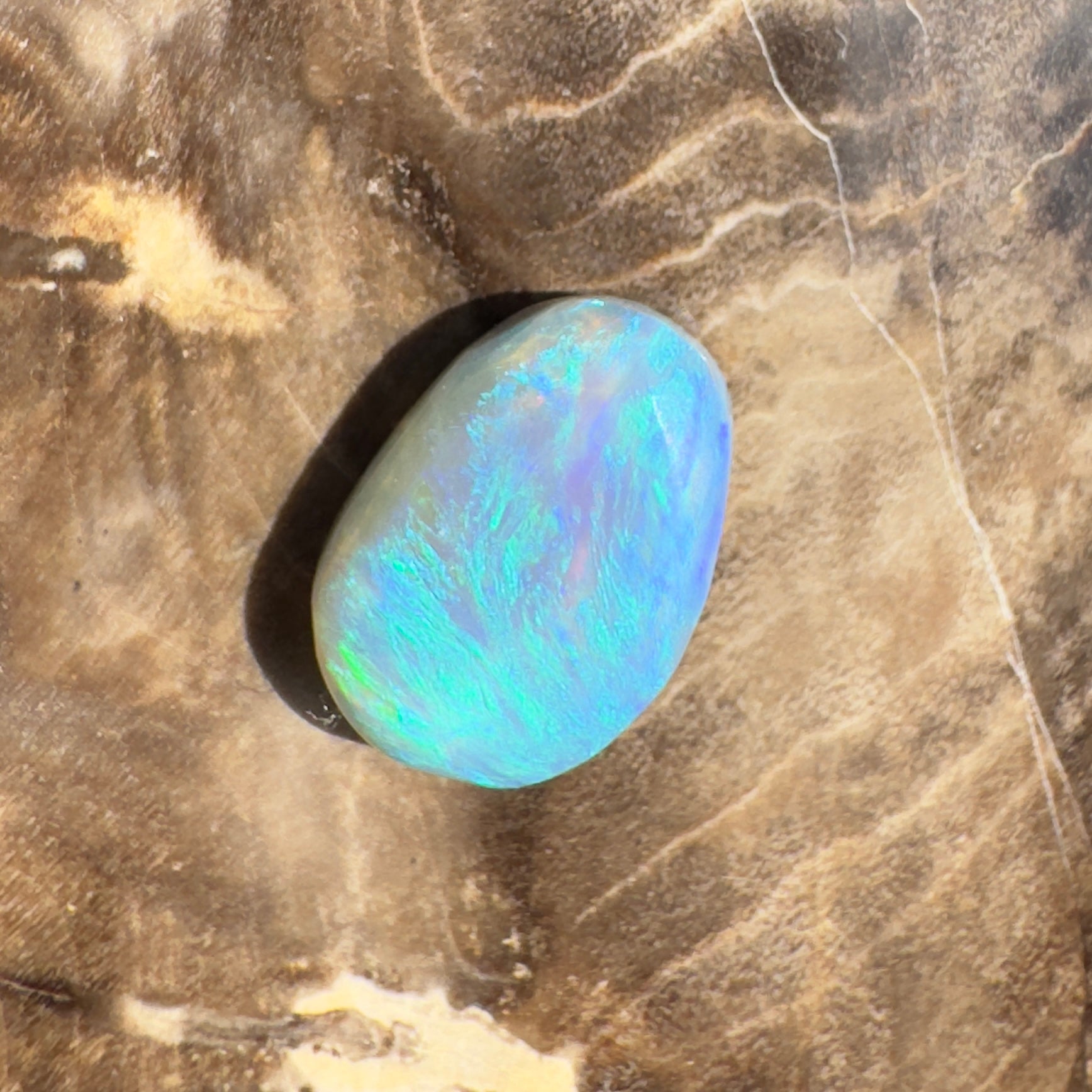 1.9ct Hand - cut Solid Lightning Ridge Opal