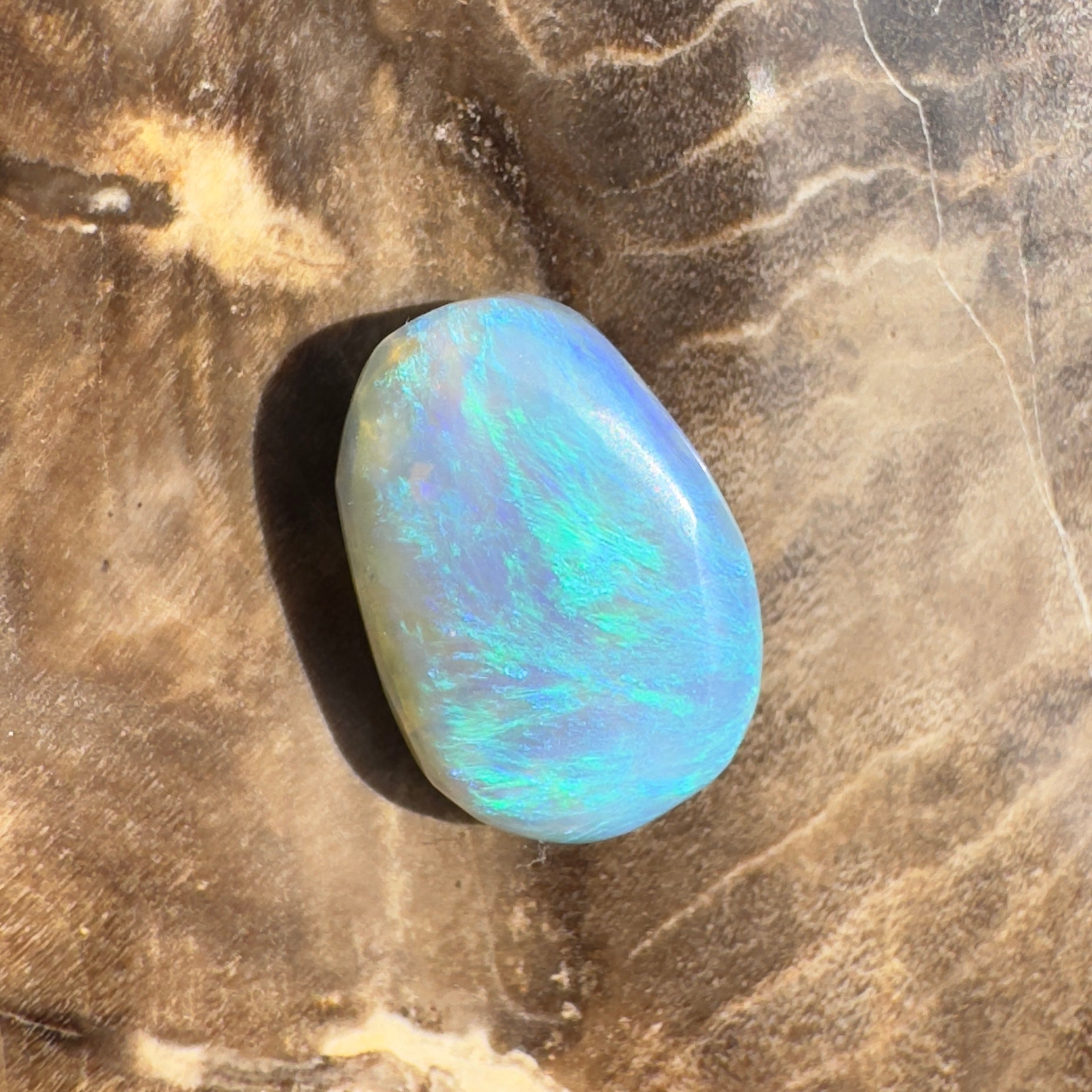 1.9ct Hand - cut Solid Lightning Ridge Opal