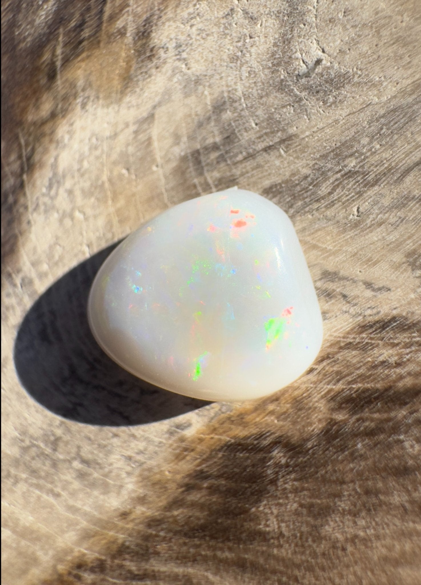 1.9ct Hand - Cut Solid Lightning Ridge Opal