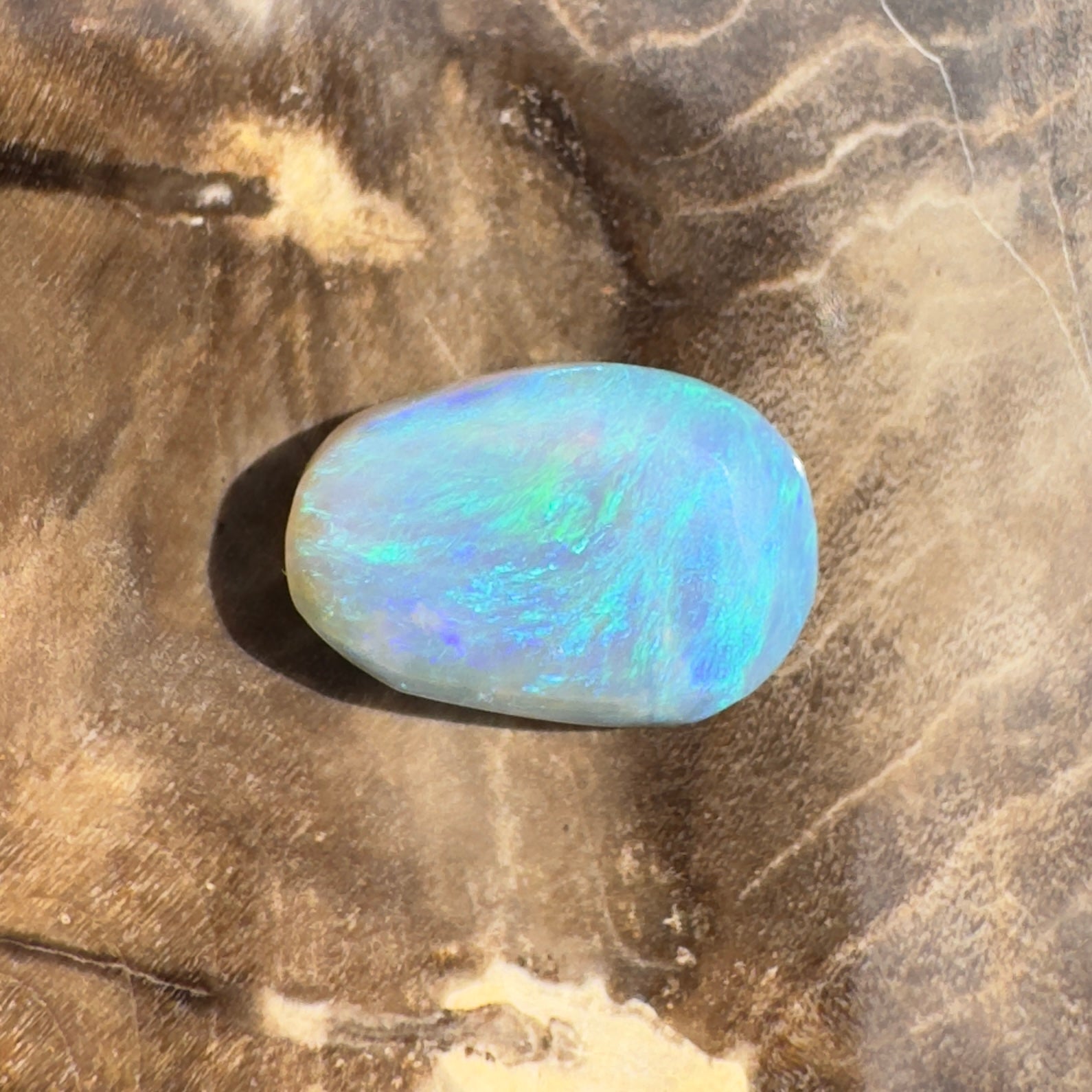 1.9ct Hand - cut Solid Lightning Ridge Opal