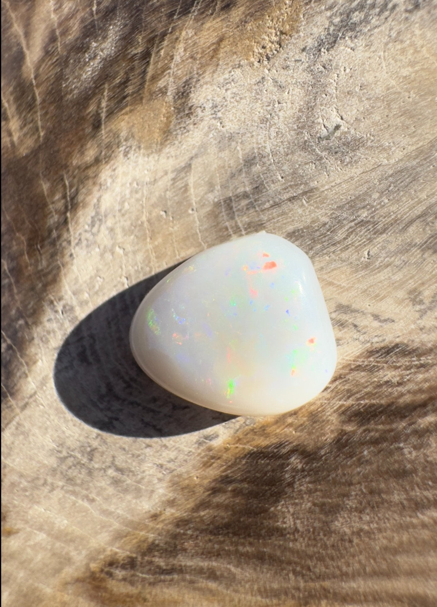 1.9ct Hand - Cut Solid Lightning Ridge Opal
