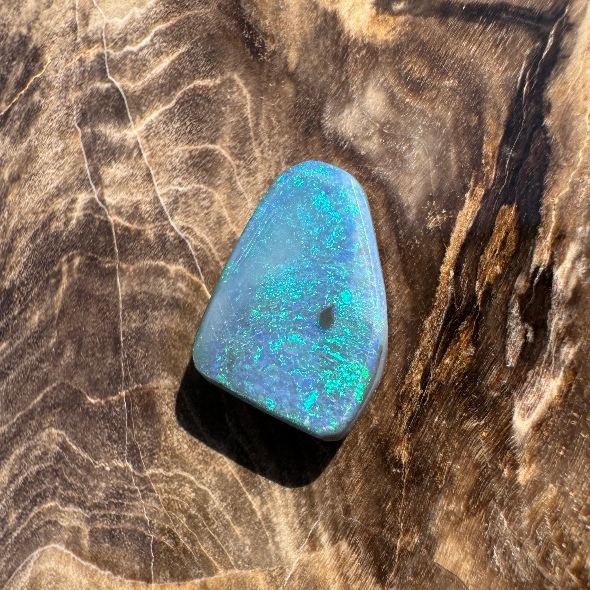 1.9ct Hand - cut Solid Lightning Ridge Semi Black Opal