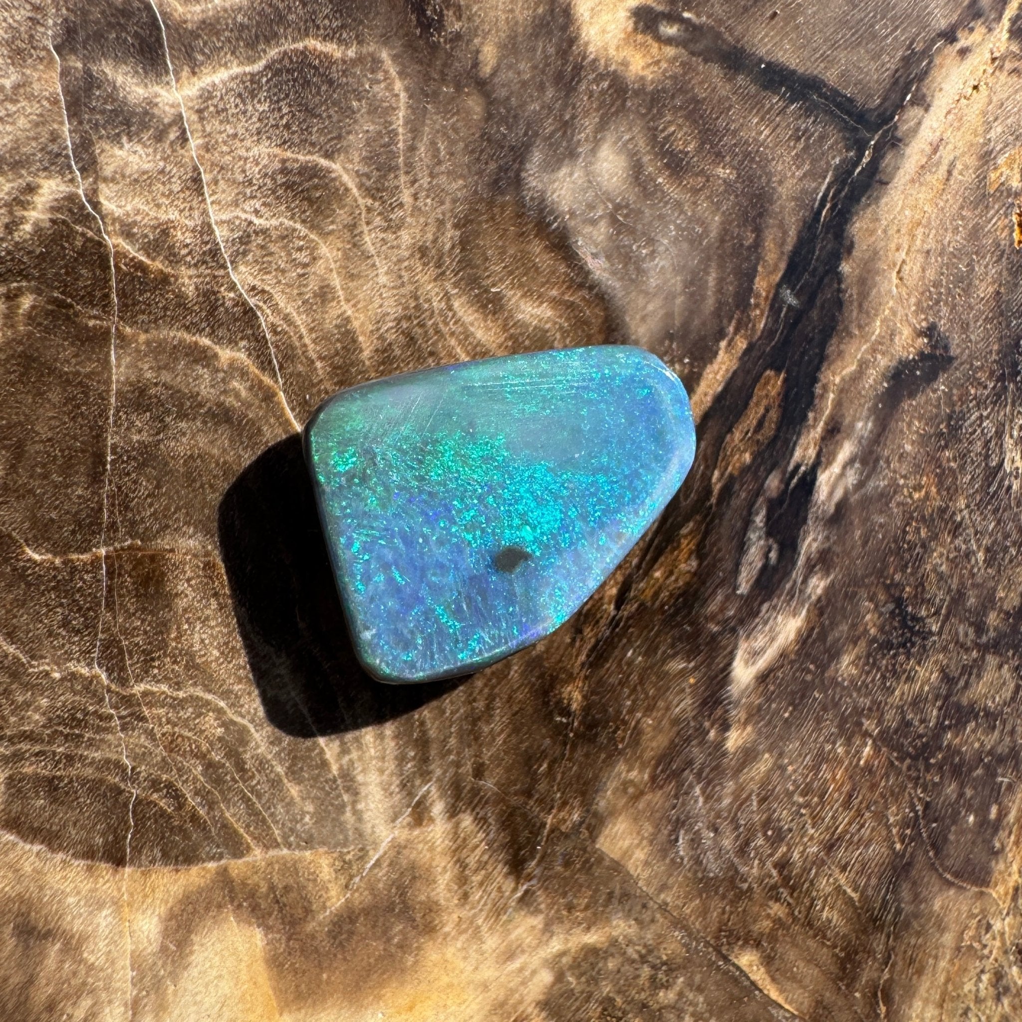 1.9ct Hand - cut Solid Lightning Ridge Semi Black Opal