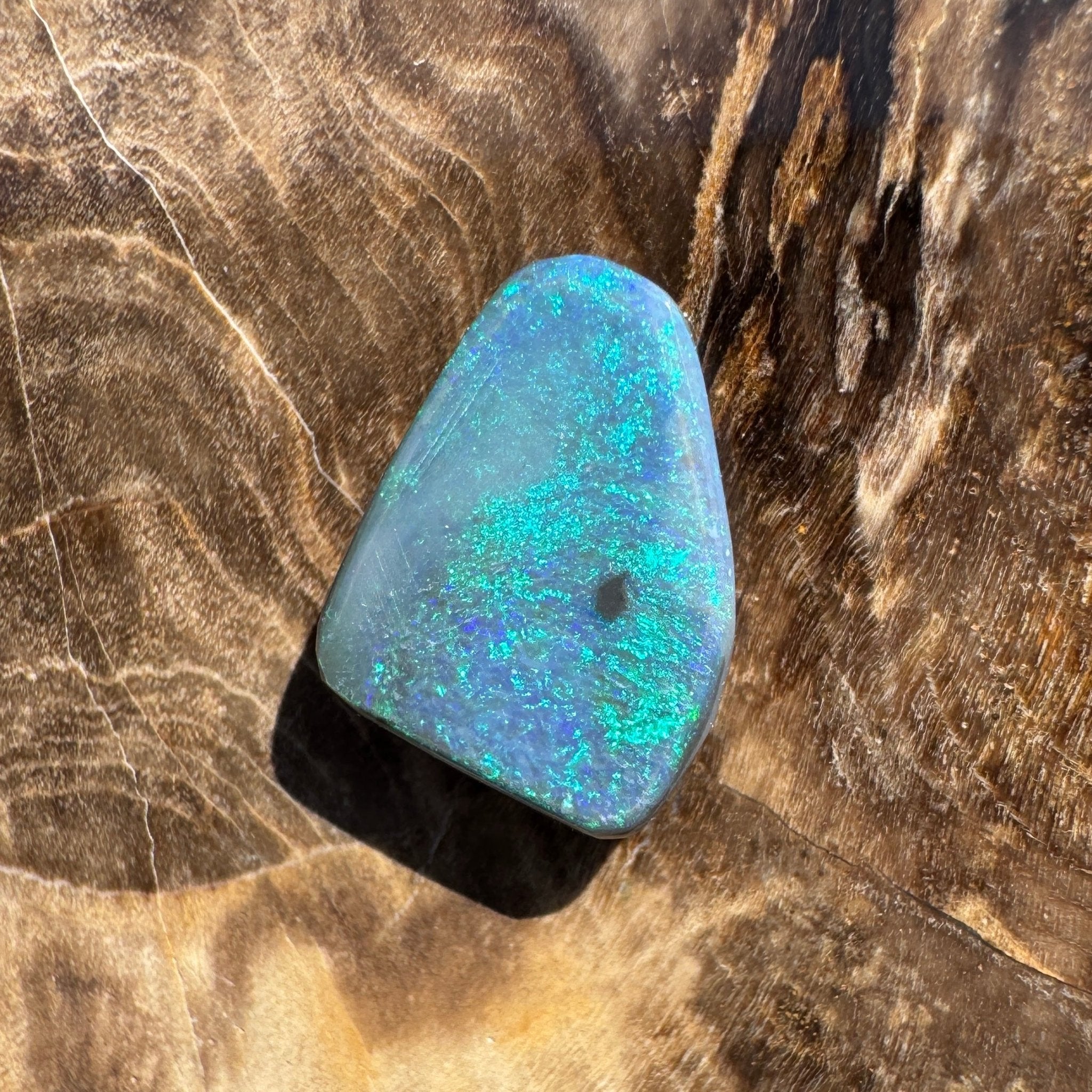 1.9ct Hand - cut Solid Lightning Ridge Semi Black Opal