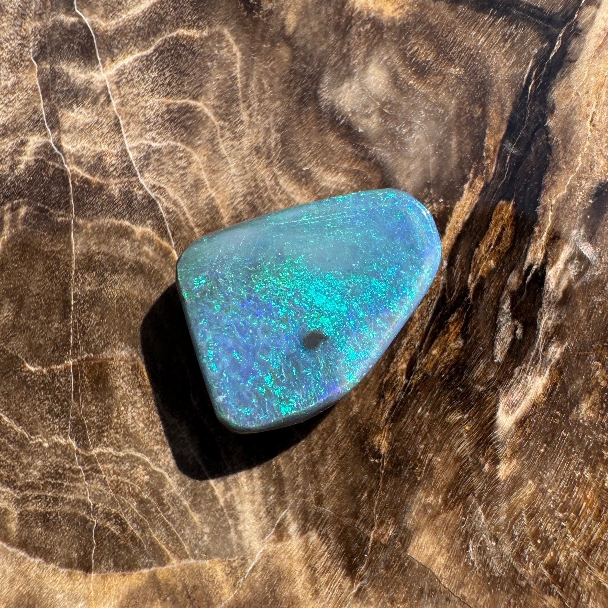 1.9ct Hand - cut Solid Lightning Ridge Semi Black Opal