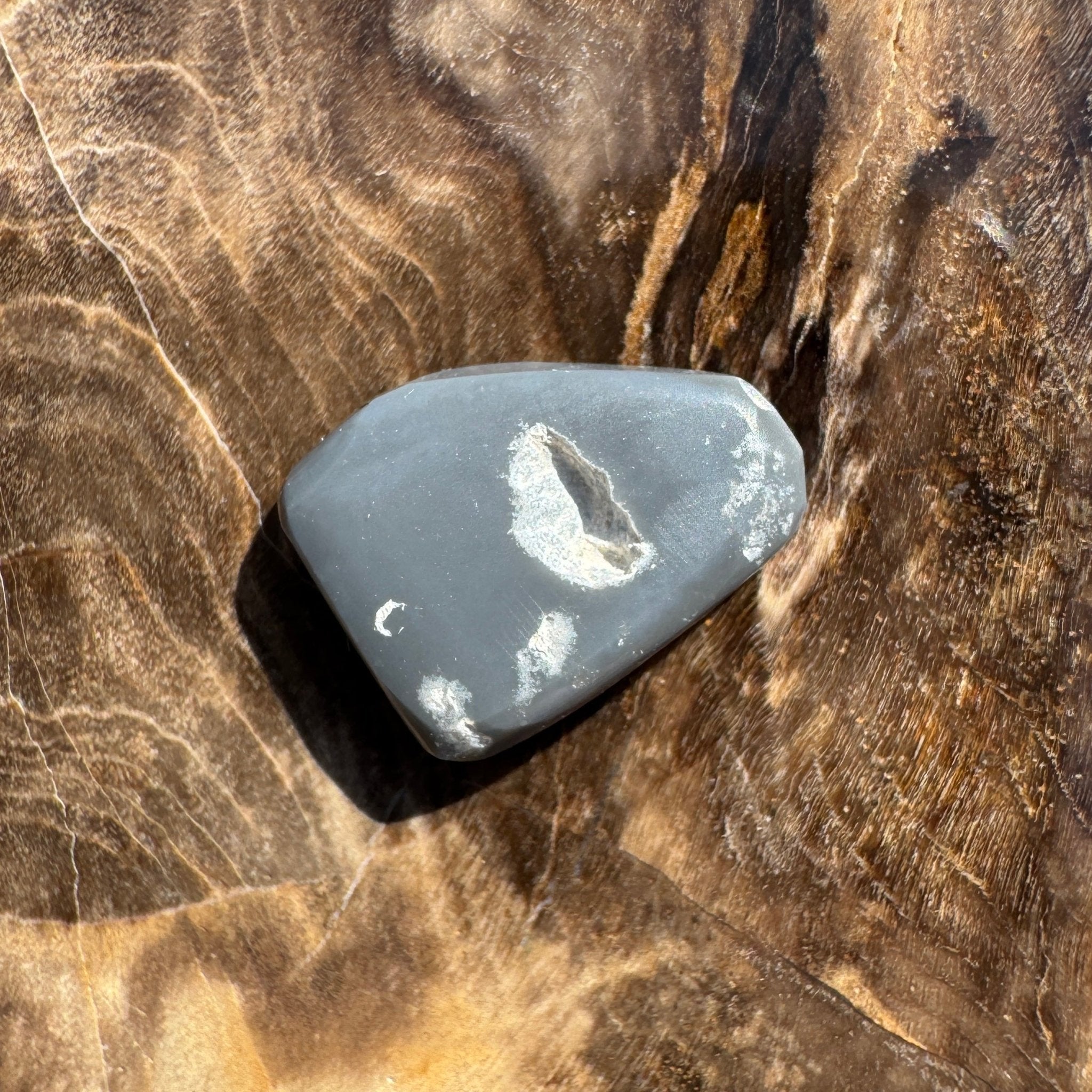 1.9ct Hand - cut Solid Lightning Ridge Semi Black Opal