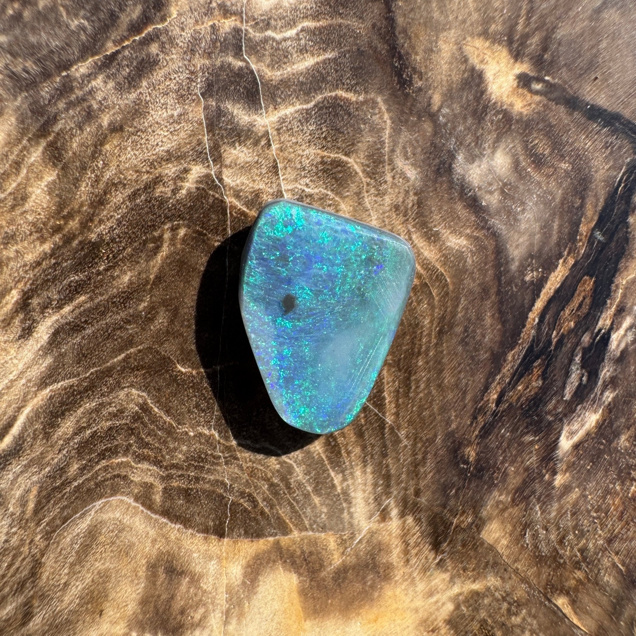1.9ct Hand - cut Solid Lightning Ridge Semi Black Opal