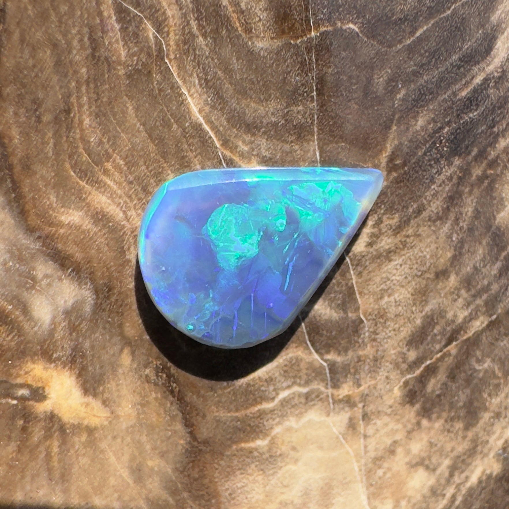 1.9ct Hand - cut Solid Lightning Ridge Semi Black Opal
