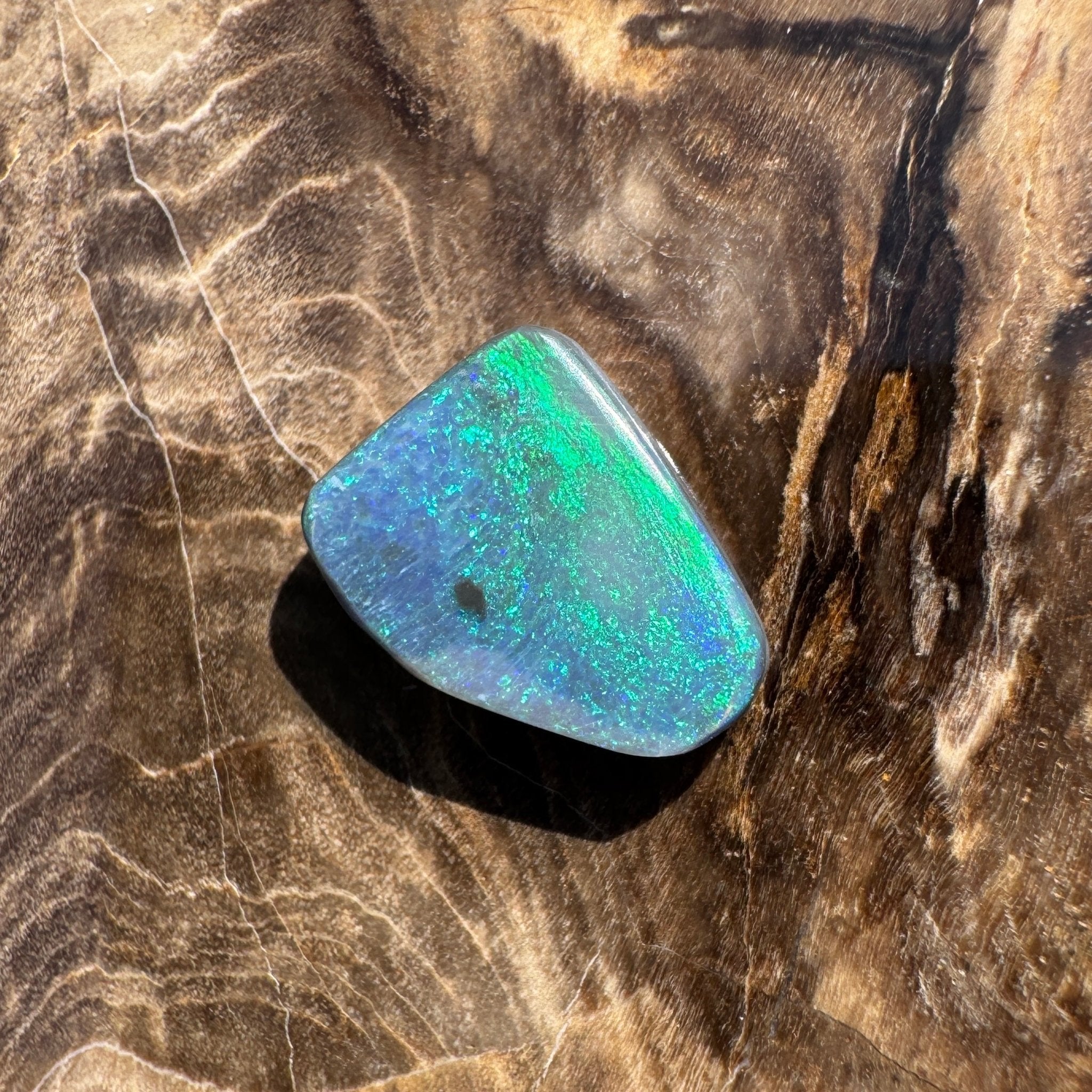 1.9ct Hand - cut Solid Lightning Ridge Semi Black Opal