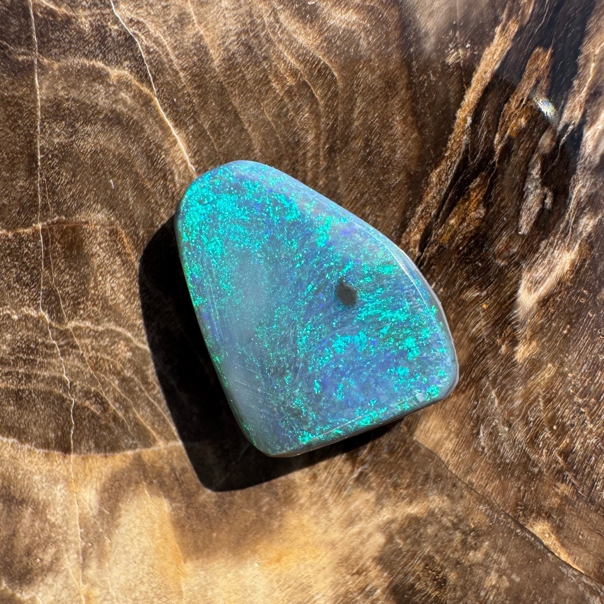 1.9ct Hand - cut Solid Lightning Ridge Semi Black Opal