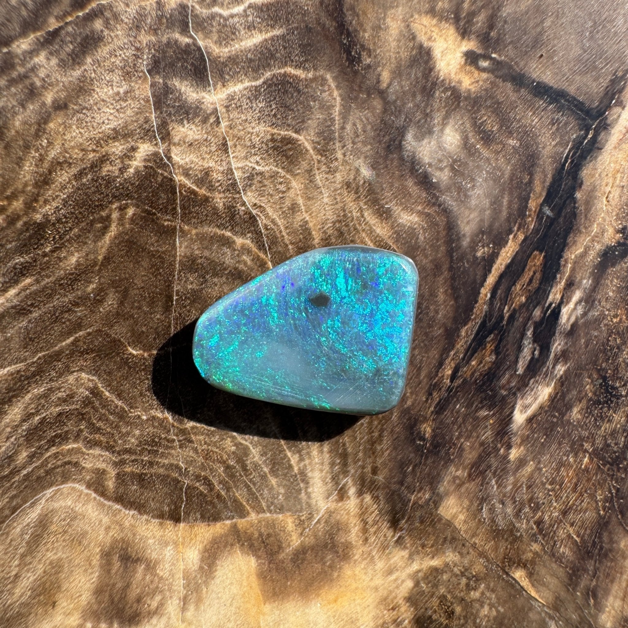 1.9ct Hand - cut Solid Lightning Ridge Semi Black Opal