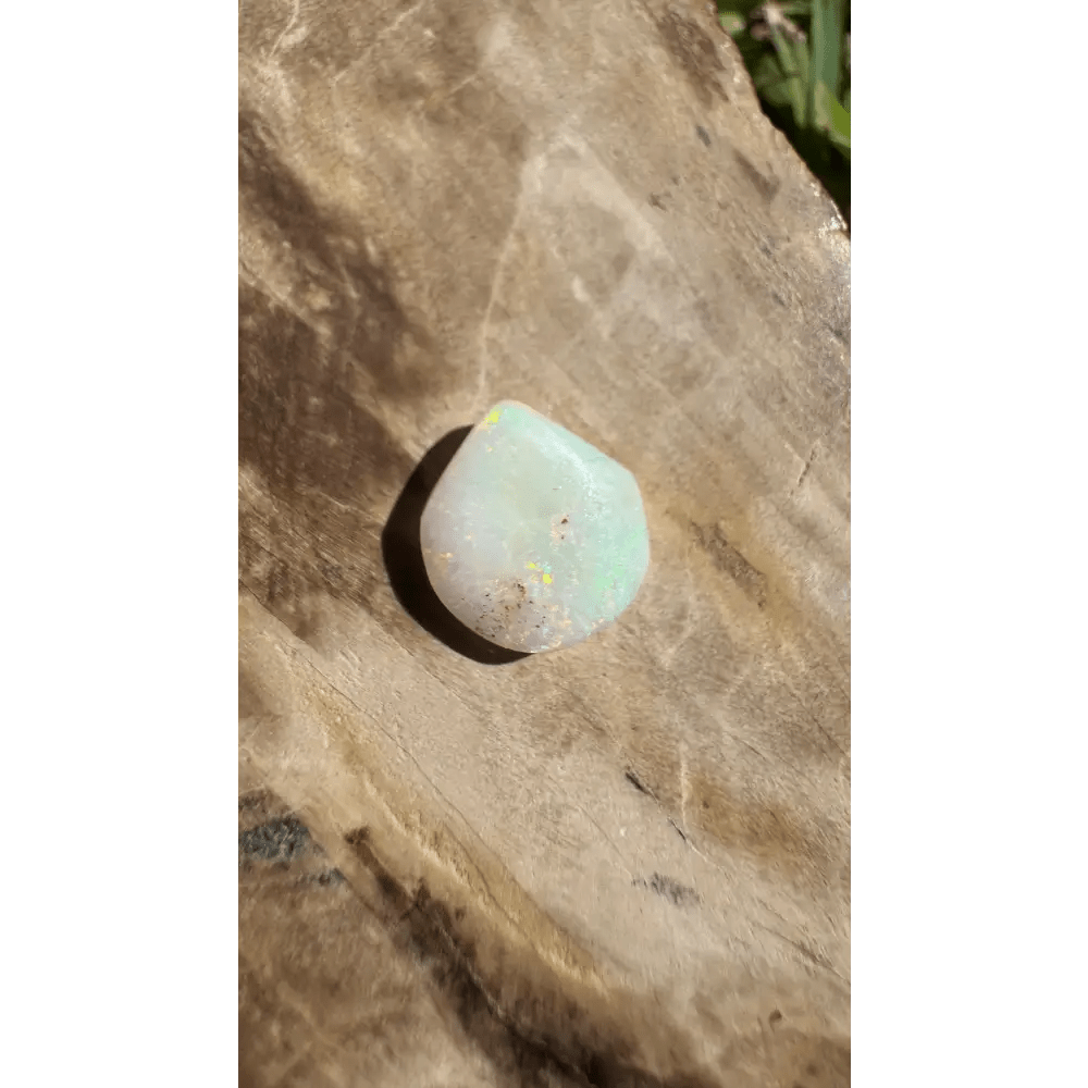 1.9ct Solid Hand - cut Coober Pedy Opal