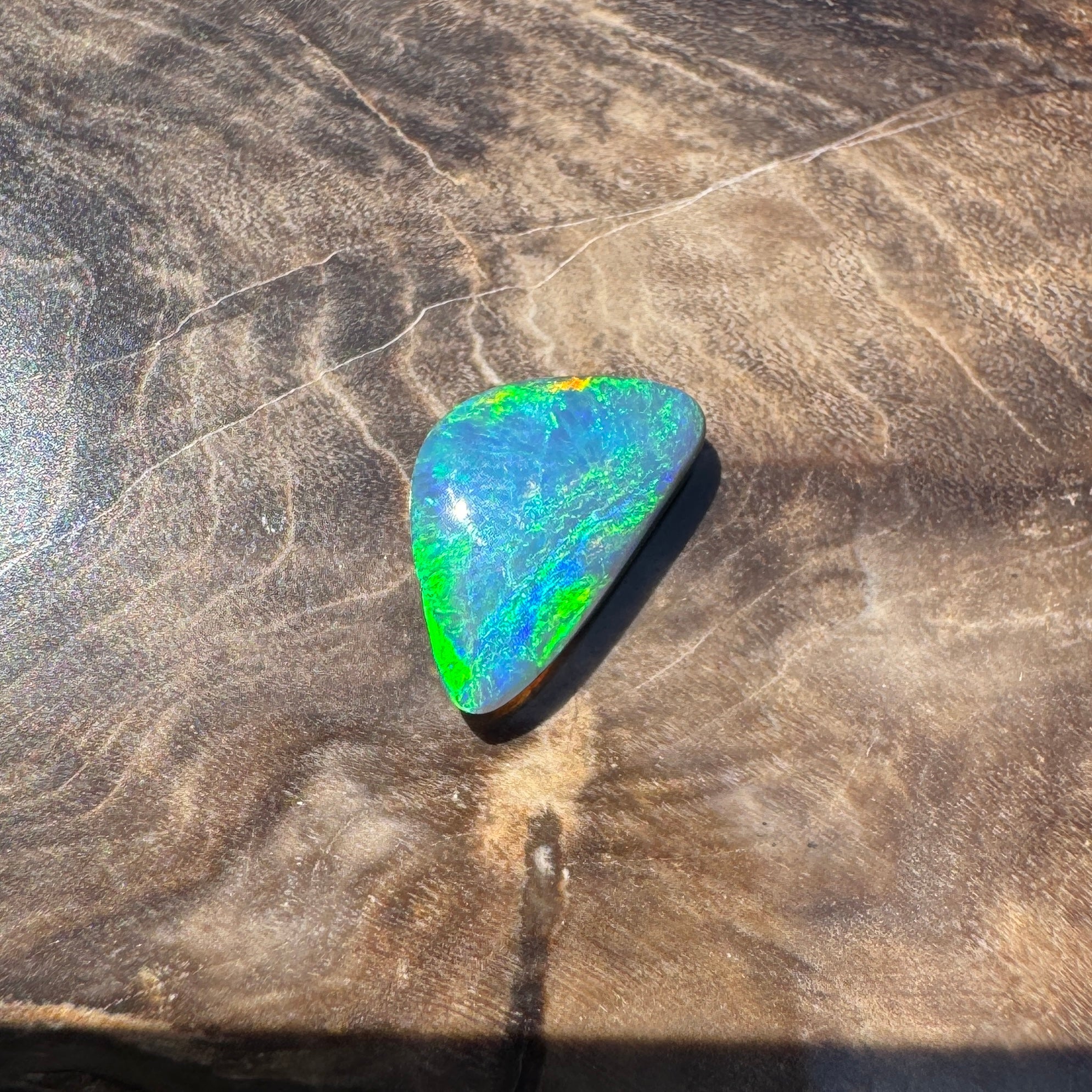 1ct Hand - cut Solid Lightning Ridge Black Opal