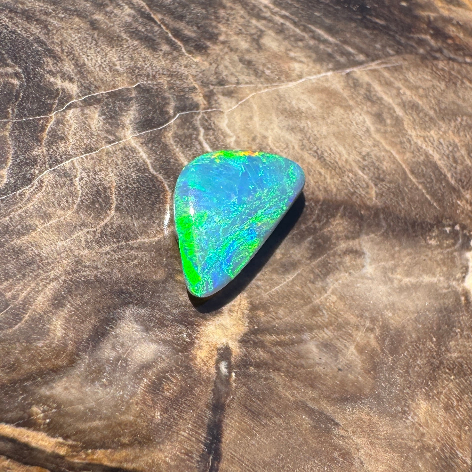1ct Hand - cut Solid Lightning Ridge Black Opal