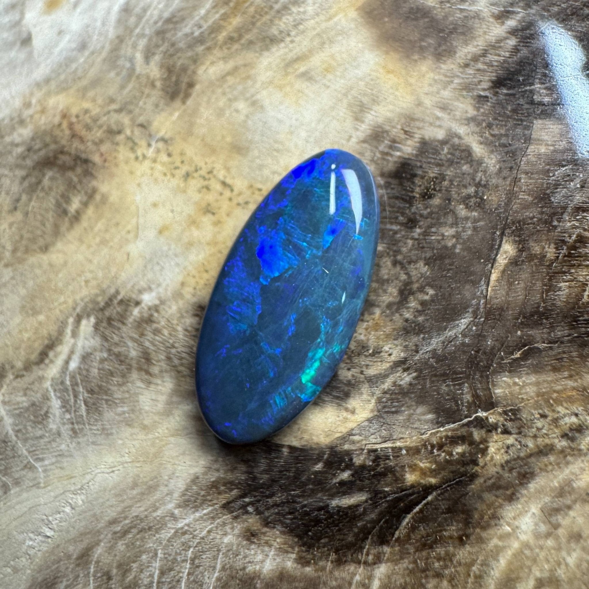 2.1ct Hand - cut Solid Lightning Ridge Black Opal
