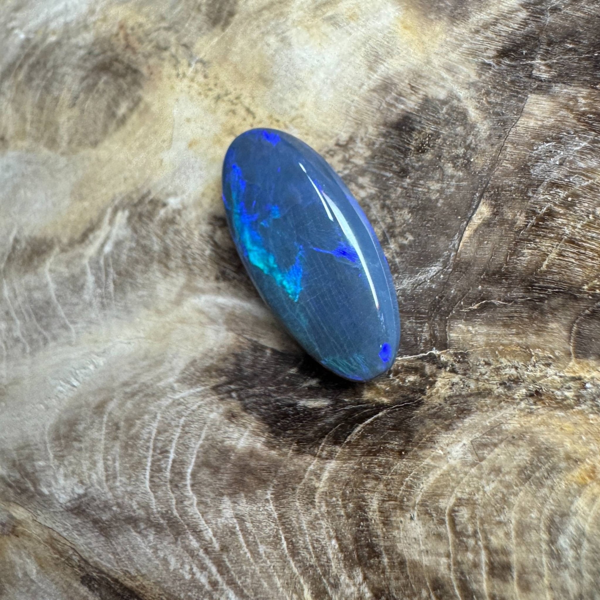 2.1ct Hand - cut Solid Lightning Ridge Black Opal