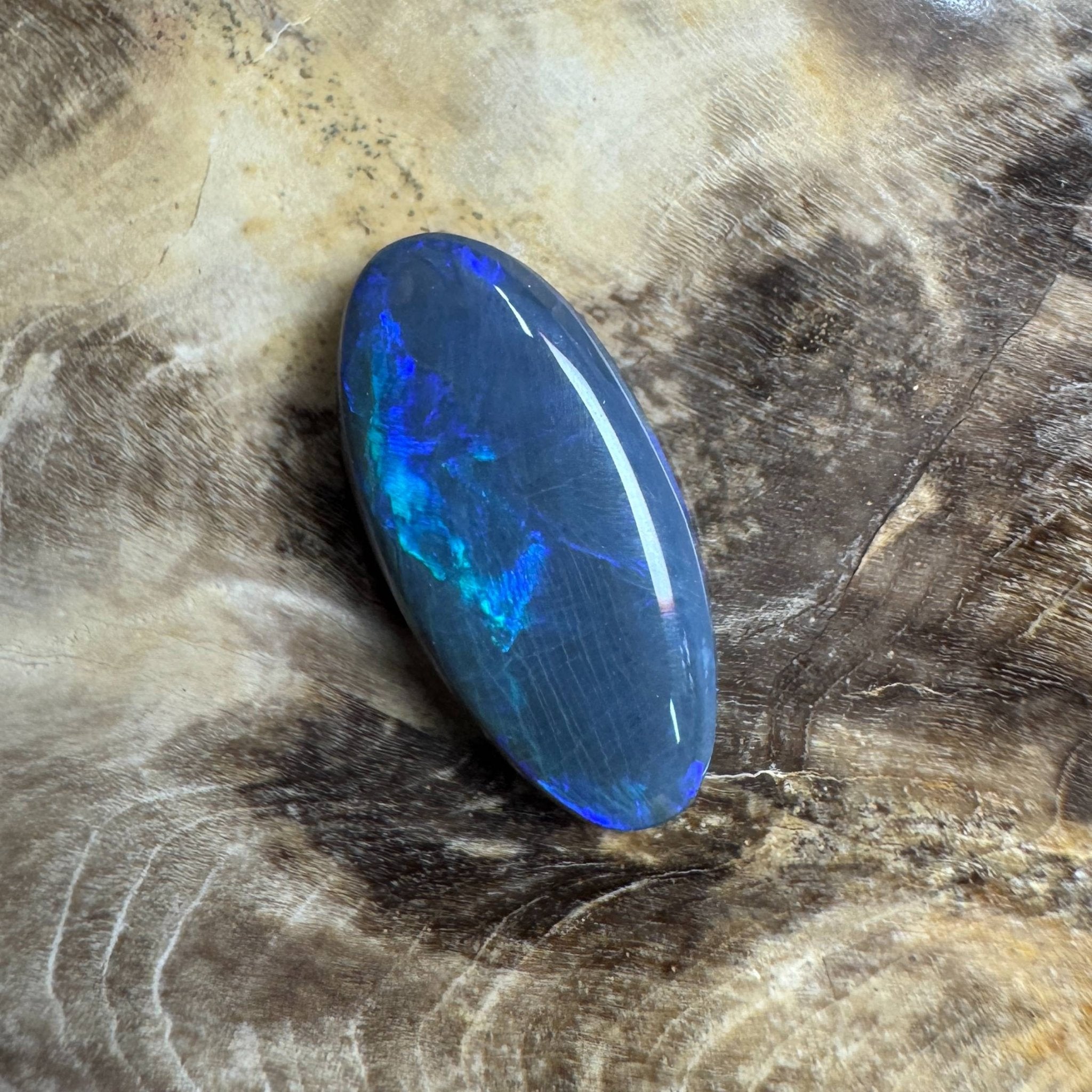 2.1ct Hand - cut Solid Lightning Ridge Black Opal