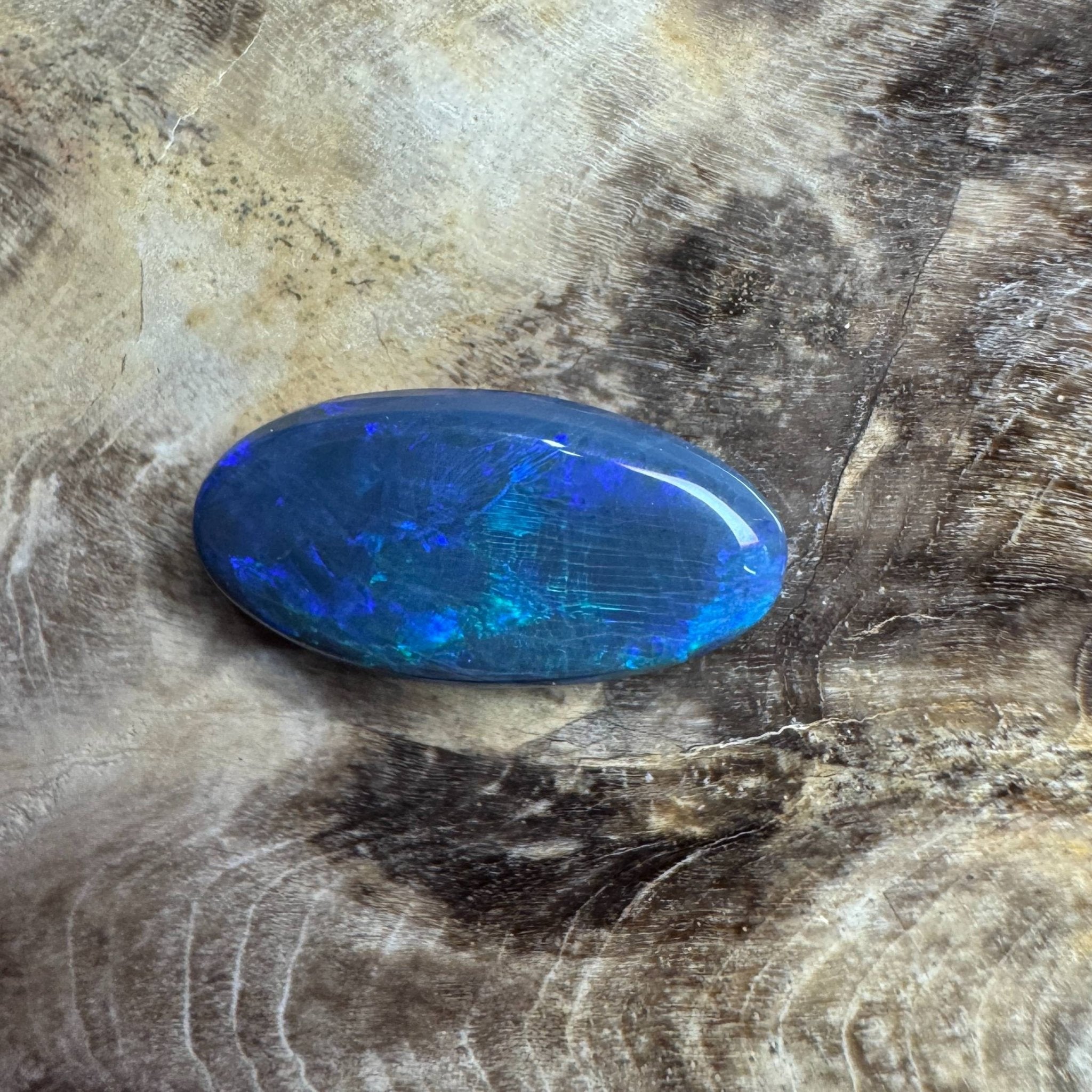 2.1ct Hand - cut Solid Lightning Ridge Black Opal