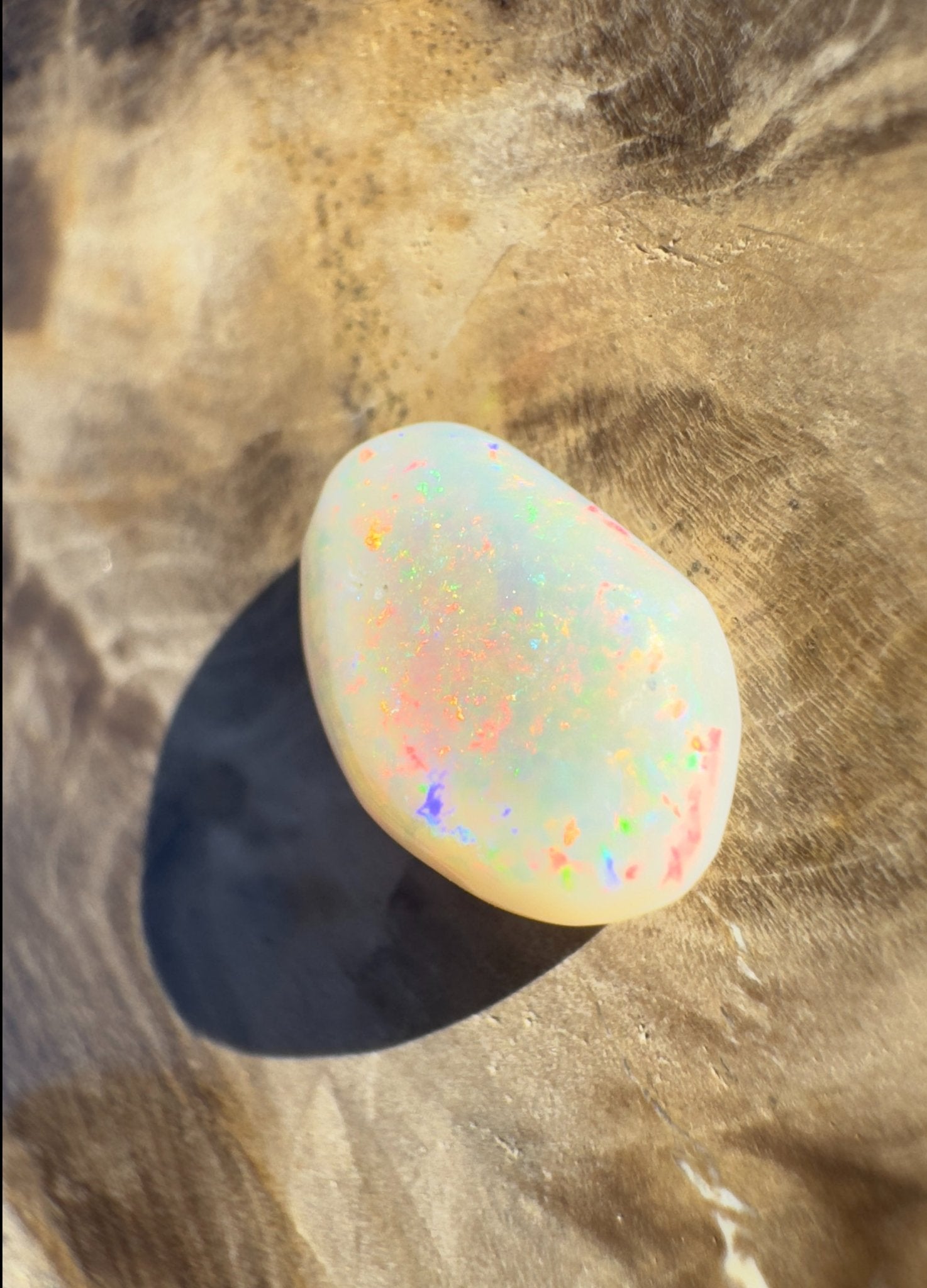 2.3ct Hand - Cut Solid Coober Pedy Opal