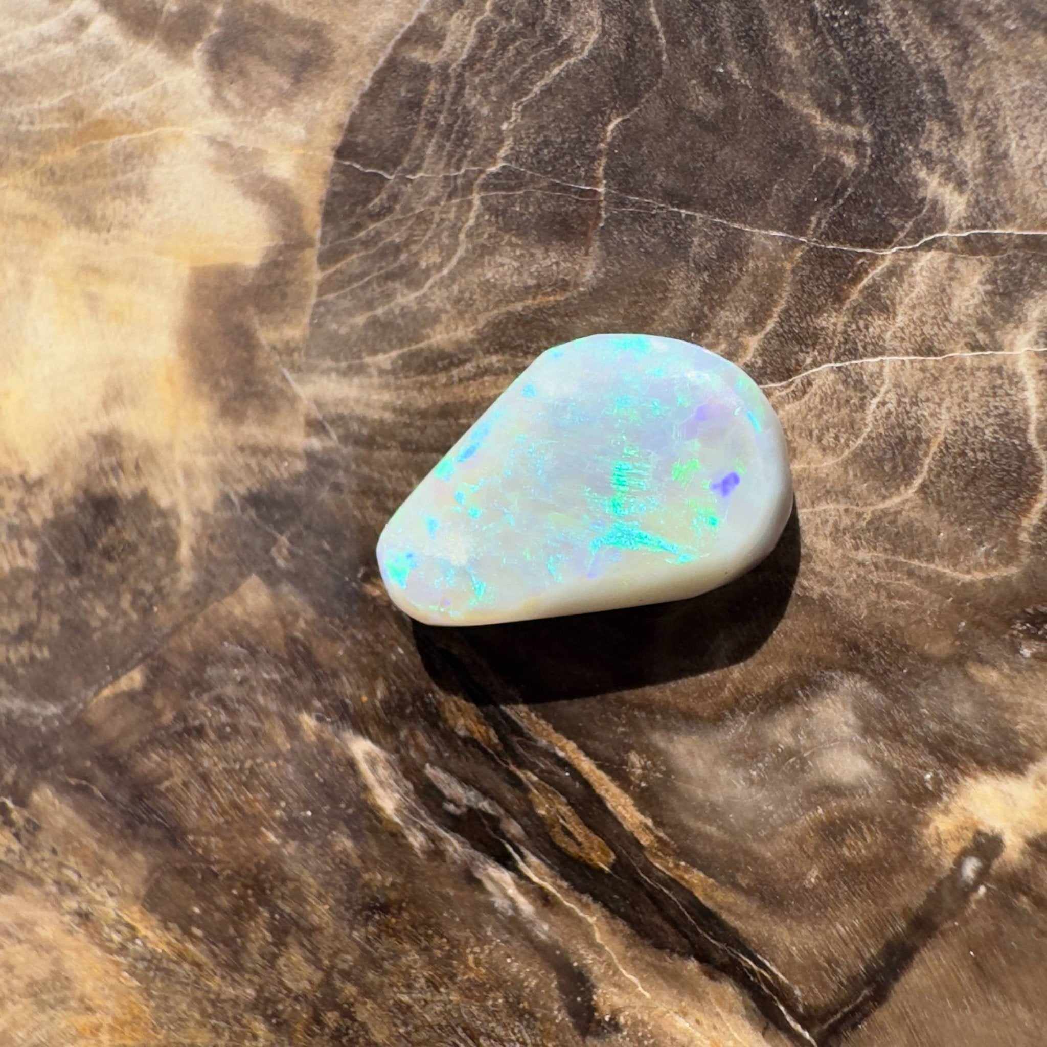 2.4CT Hand - cut Solid Australian Lightning Ridge Opal