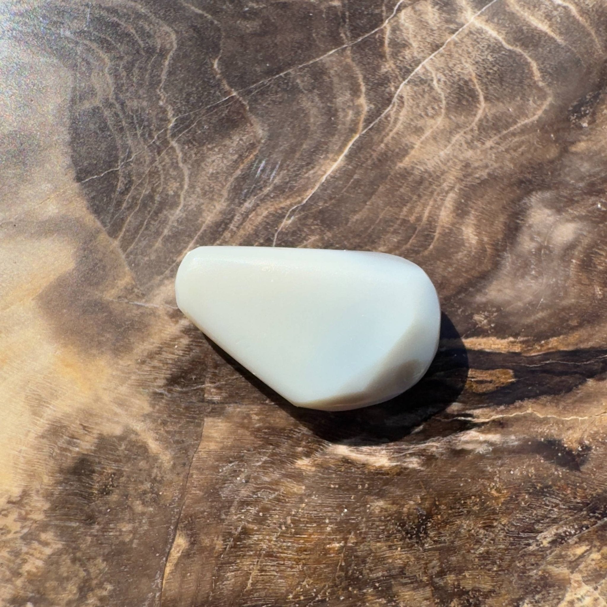 2.4CT Hand - cut Solid Australian Lightning Ridge Opal