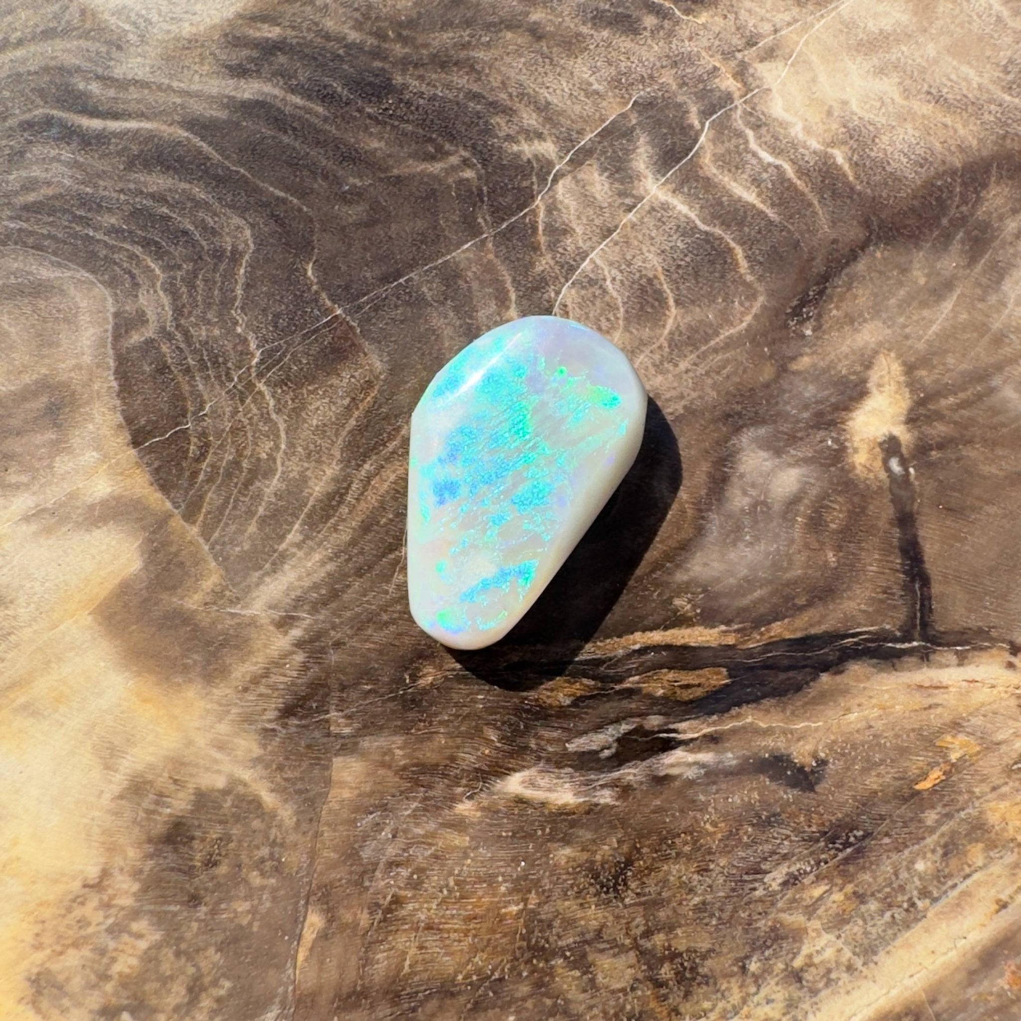 2.4CT Hand - cut Solid Australian Lightning Ridge Opal