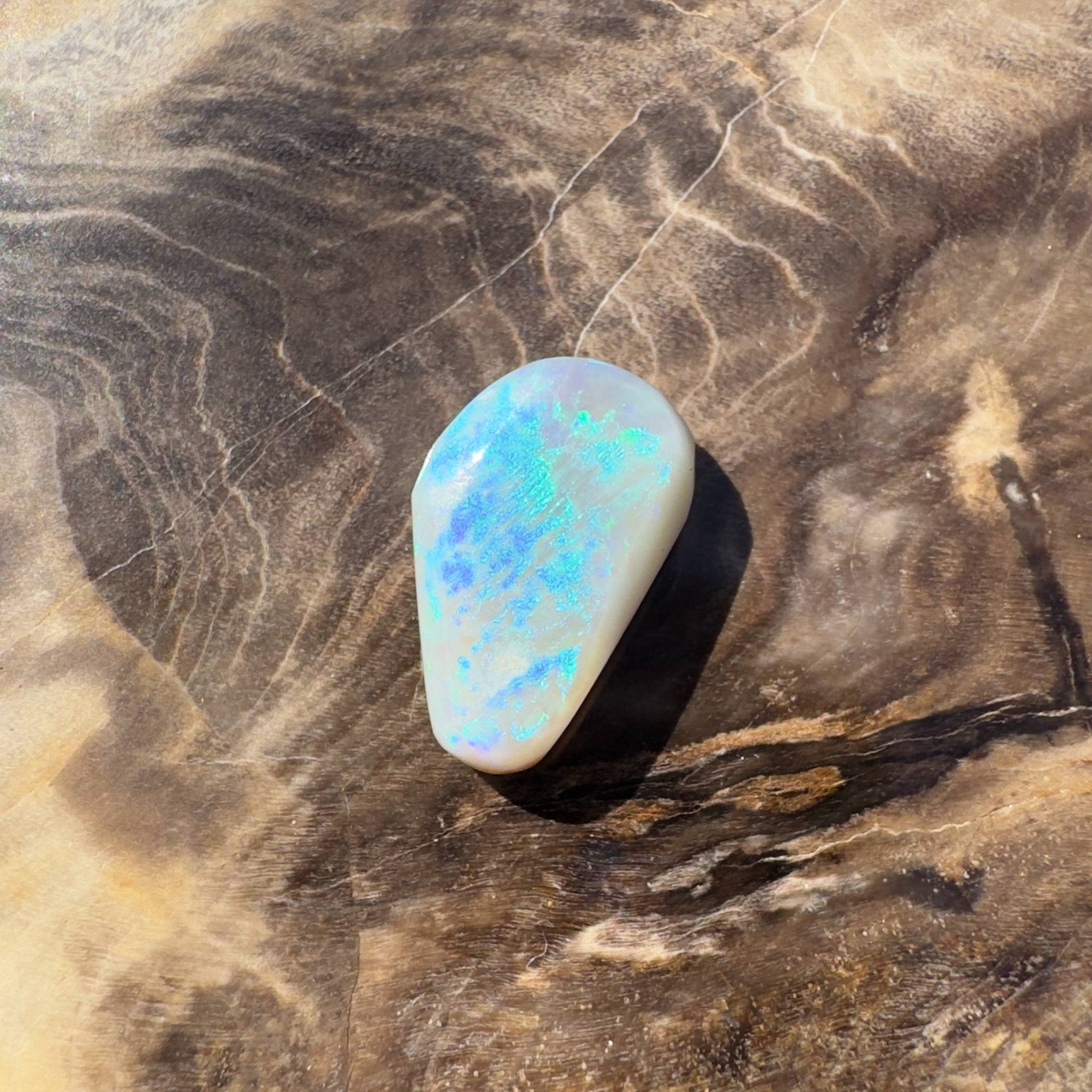 2.4CT Hand - cut Solid Australian Lightning Ridge Opal