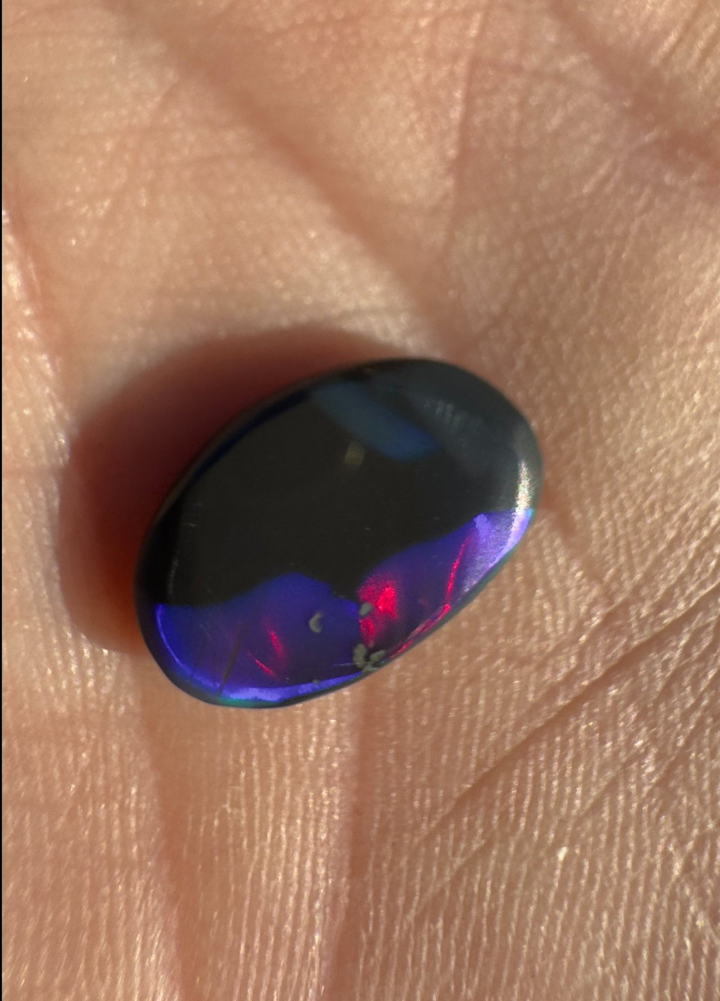2.6ct Hand - cut Solid Lightning Ridge Black Opal