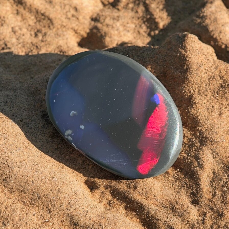 2.6ct Hand - cut Solid Lightning Ridge Black Opal
