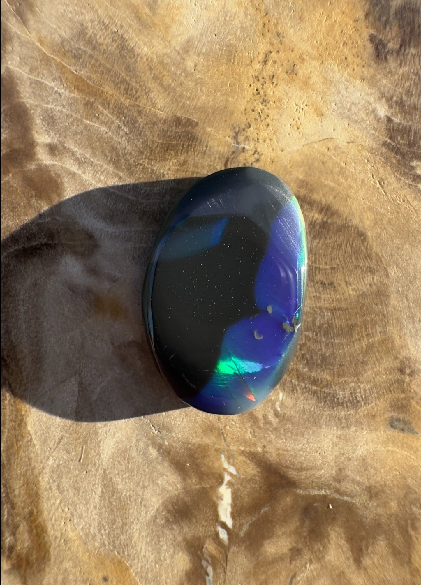 2.6ct Hand - cut Solid Lightning Ridge Black Opal