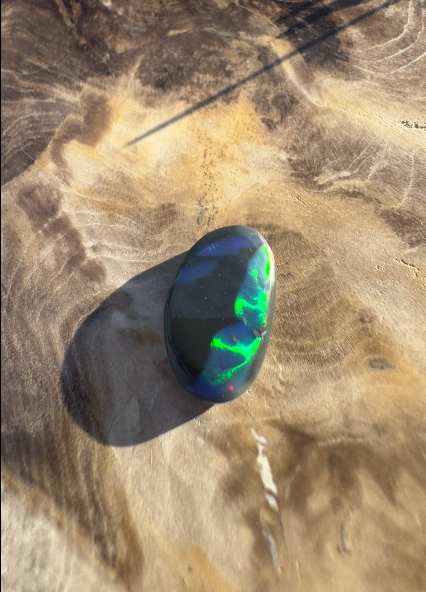 2.6ct Hand - cut Solid Lightning Ridge Black Opal