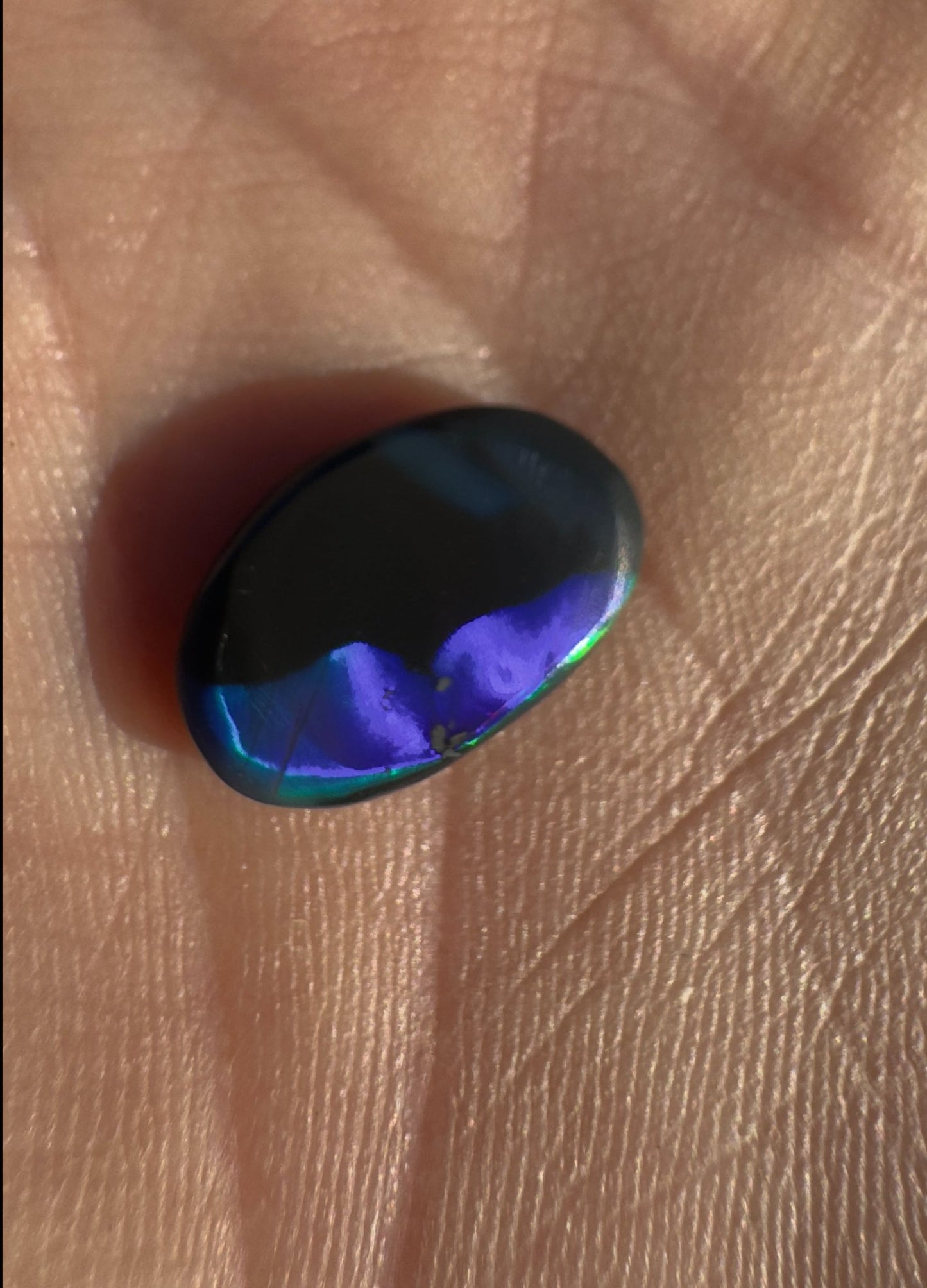 2.6ct Hand - cut Solid Lightning Ridge Black Opal