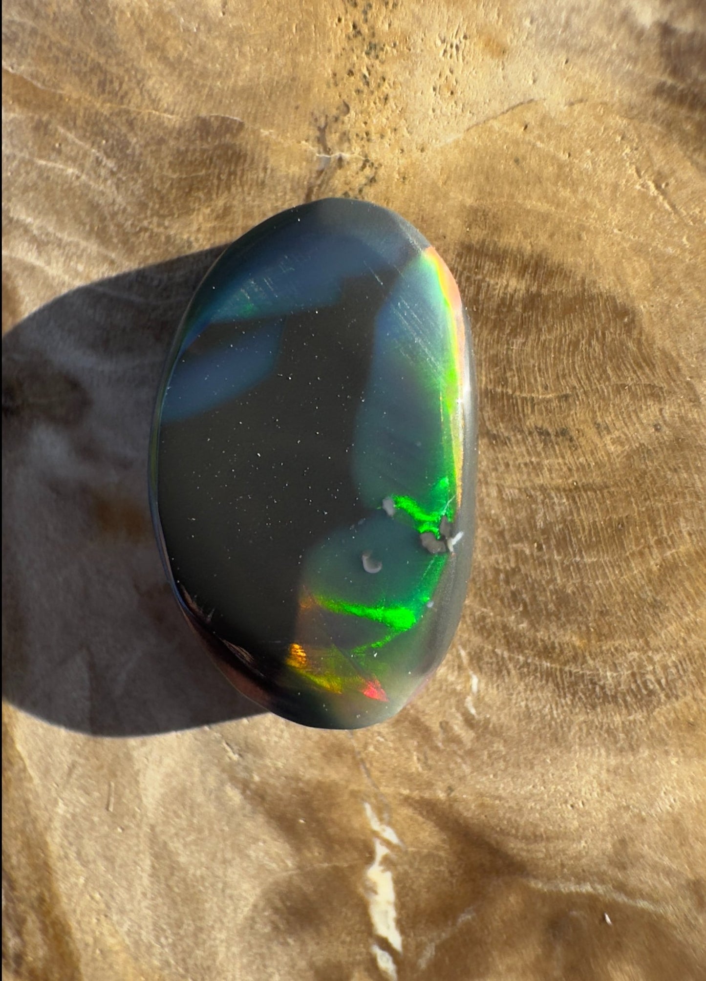 2.6ct Hand - cut Solid Lightning Ridge Black Opal