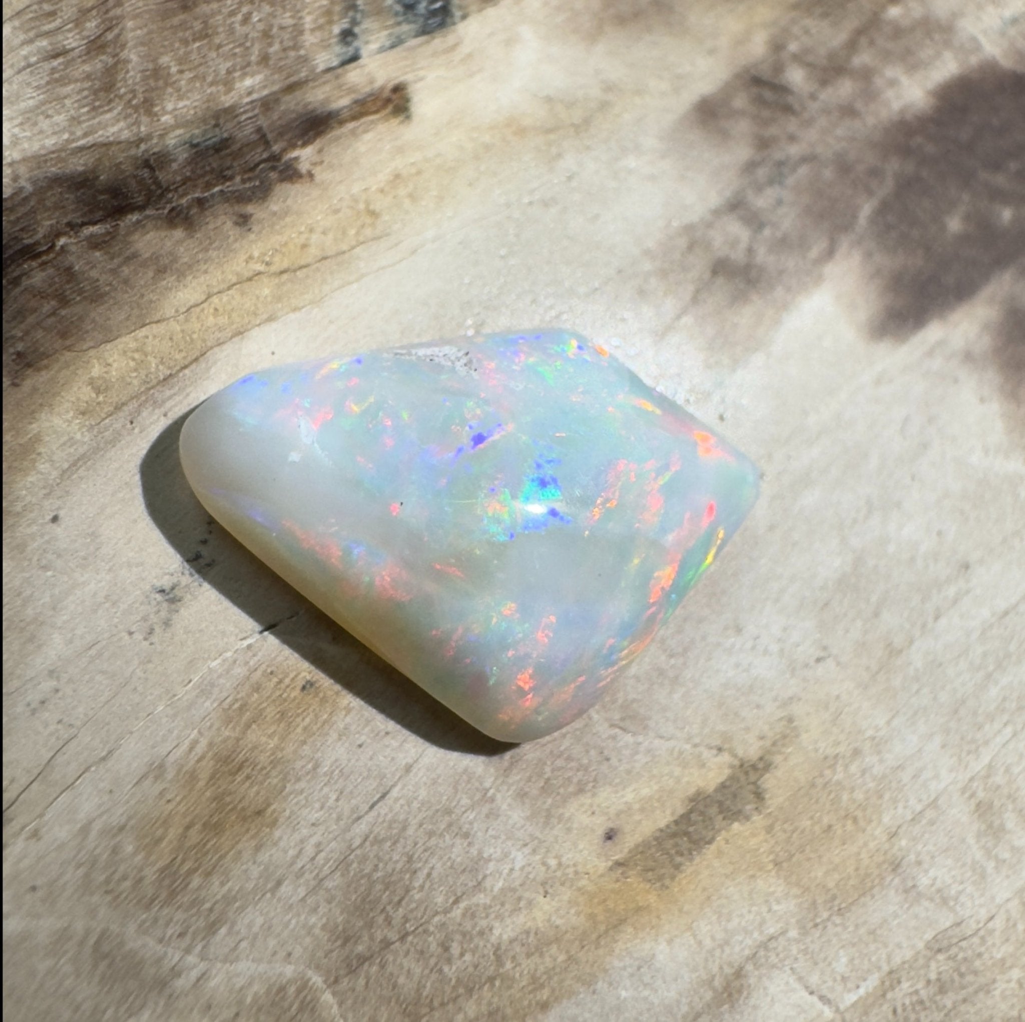 2.6ct Hand - Cut Solid Lightning Ridge Opal