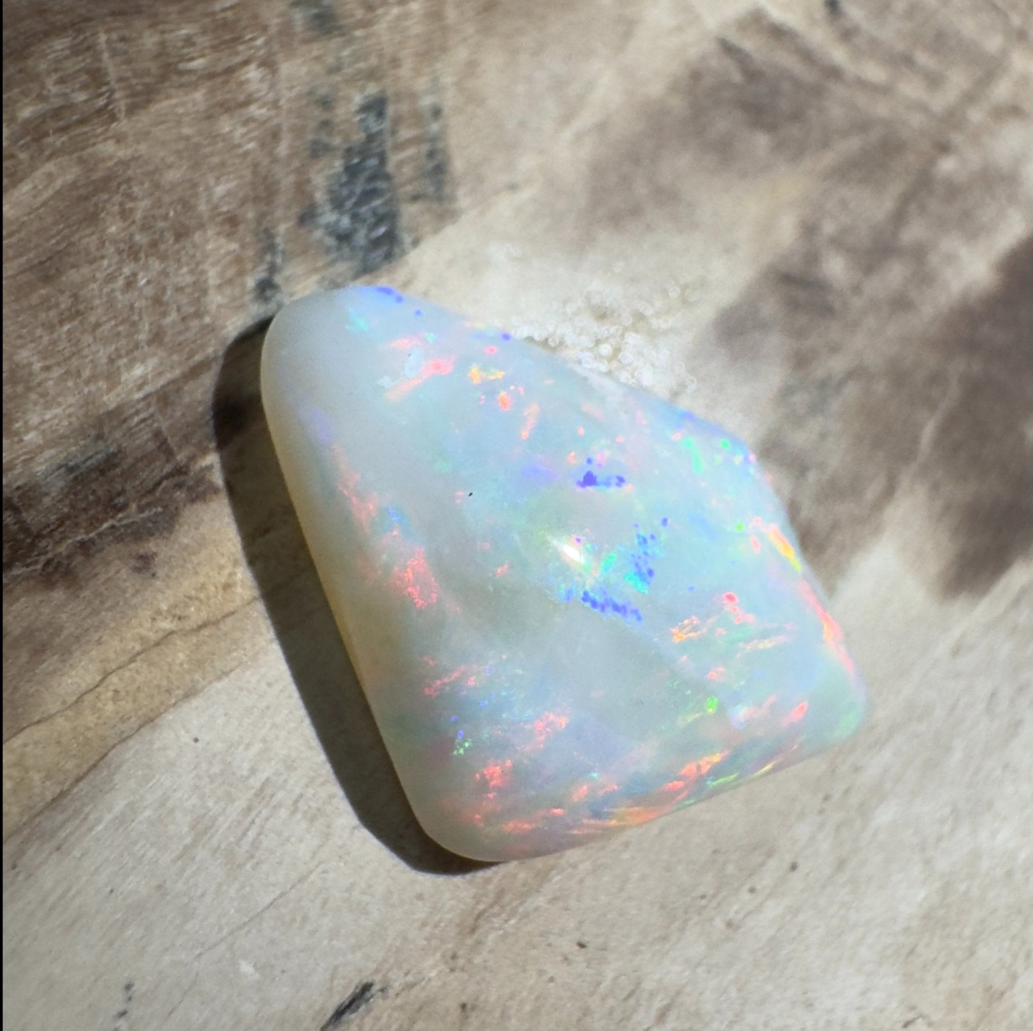 2.6ct Hand - Cut Solid Lightning Ridge Opal