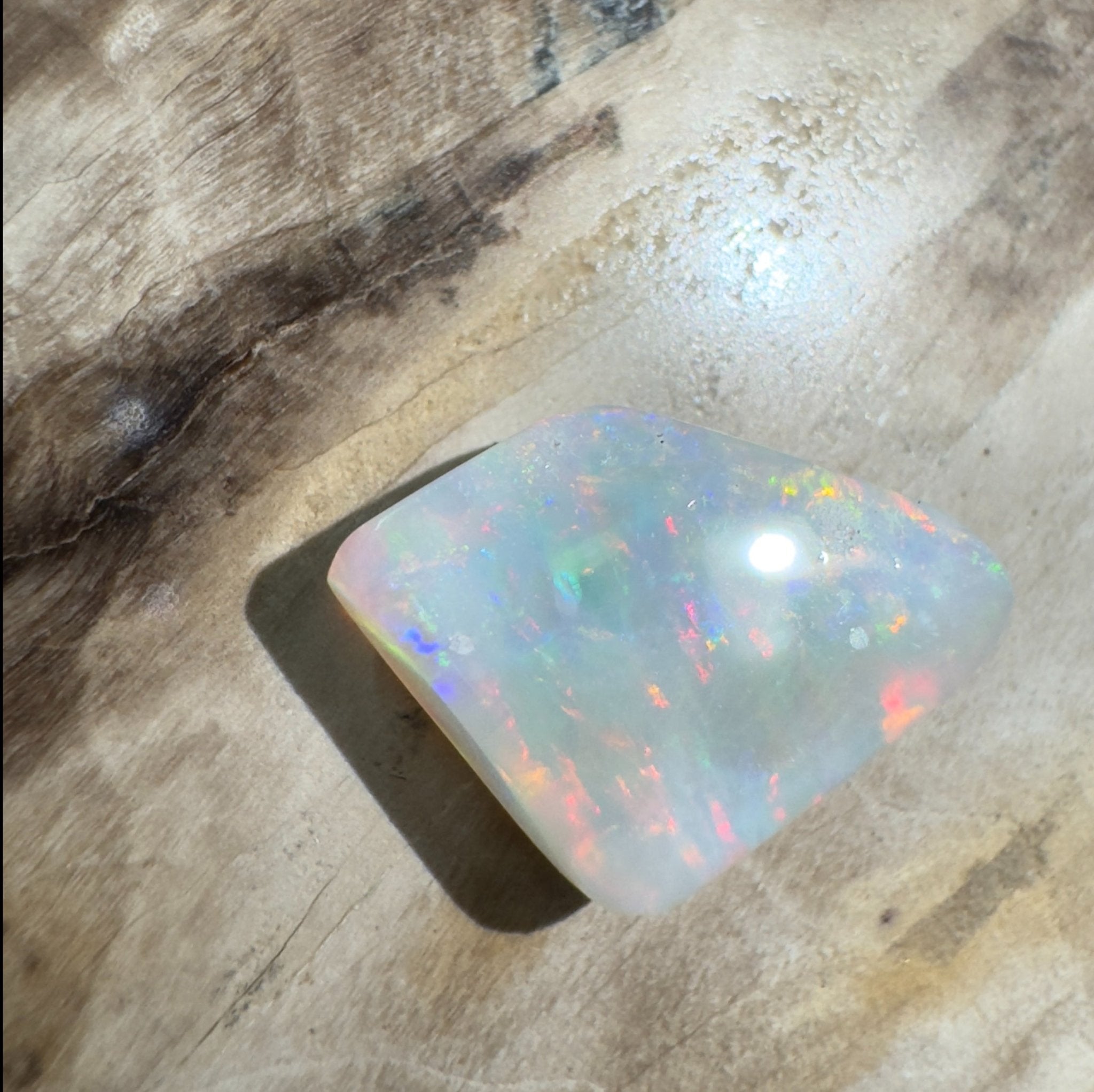 2.6ct Hand - Cut Solid Lightning Ridge Opal