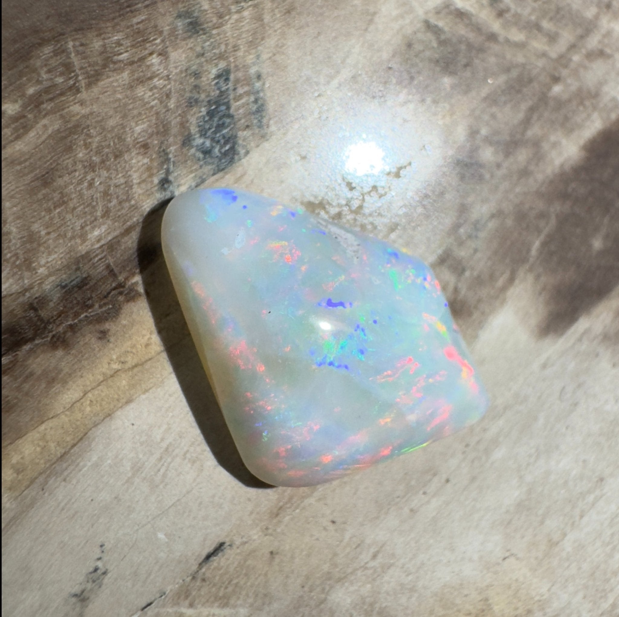 2.6ct Hand - Cut Solid Lightning Ridge Opal