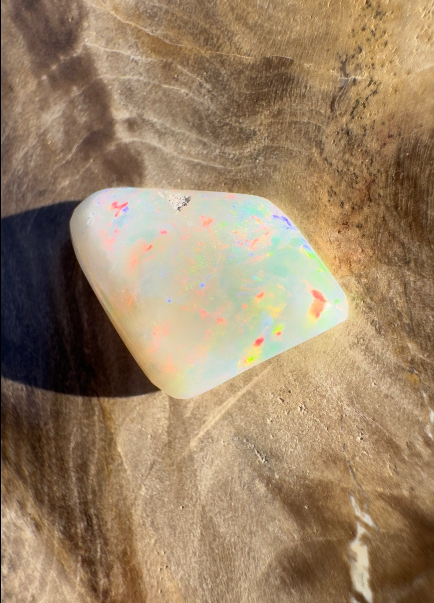 2.6ct Hand - Cut Solid Lightning Ridge Opal