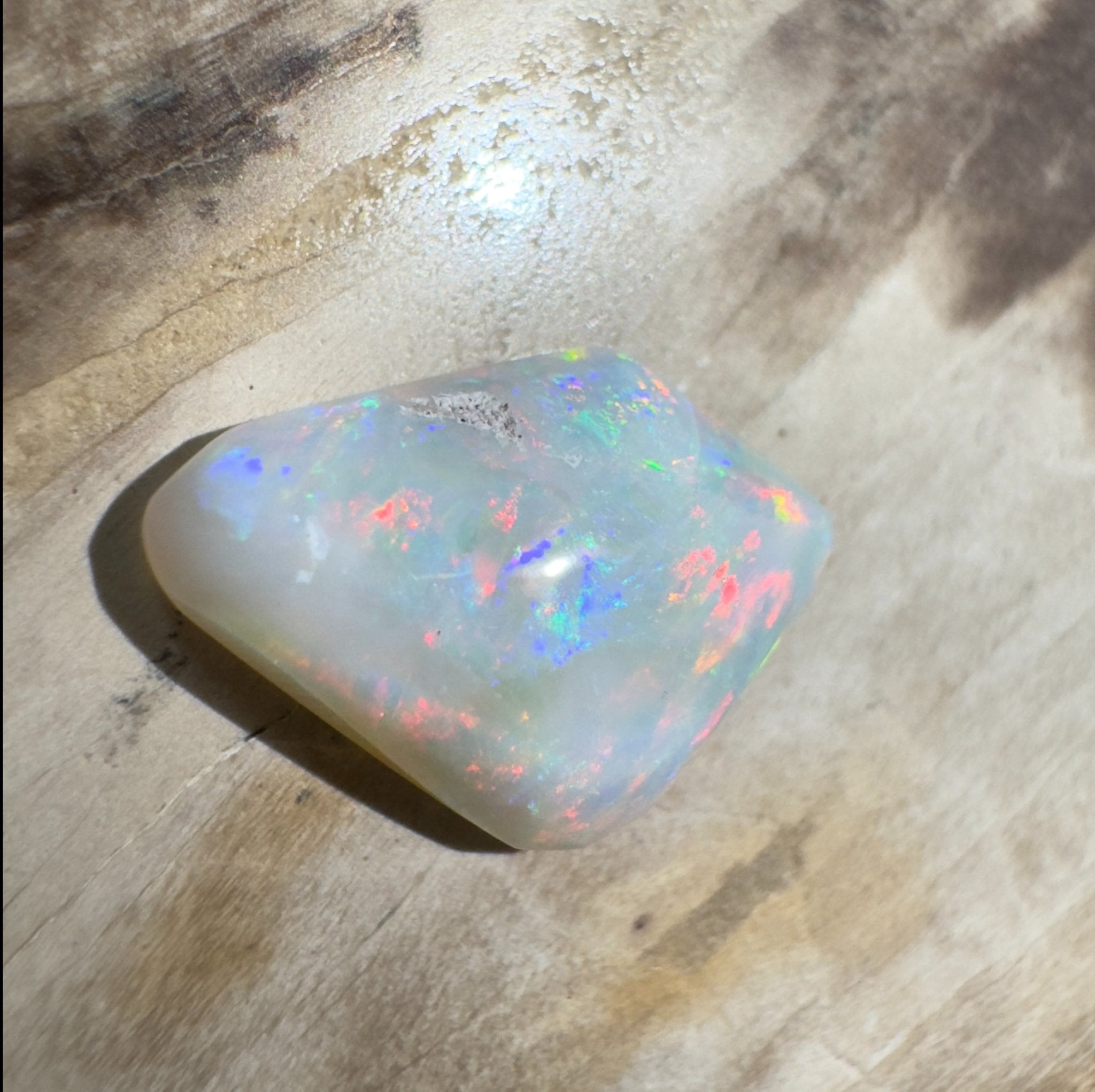 2.6ct Hand - Cut Solid Lightning Ridge Opal