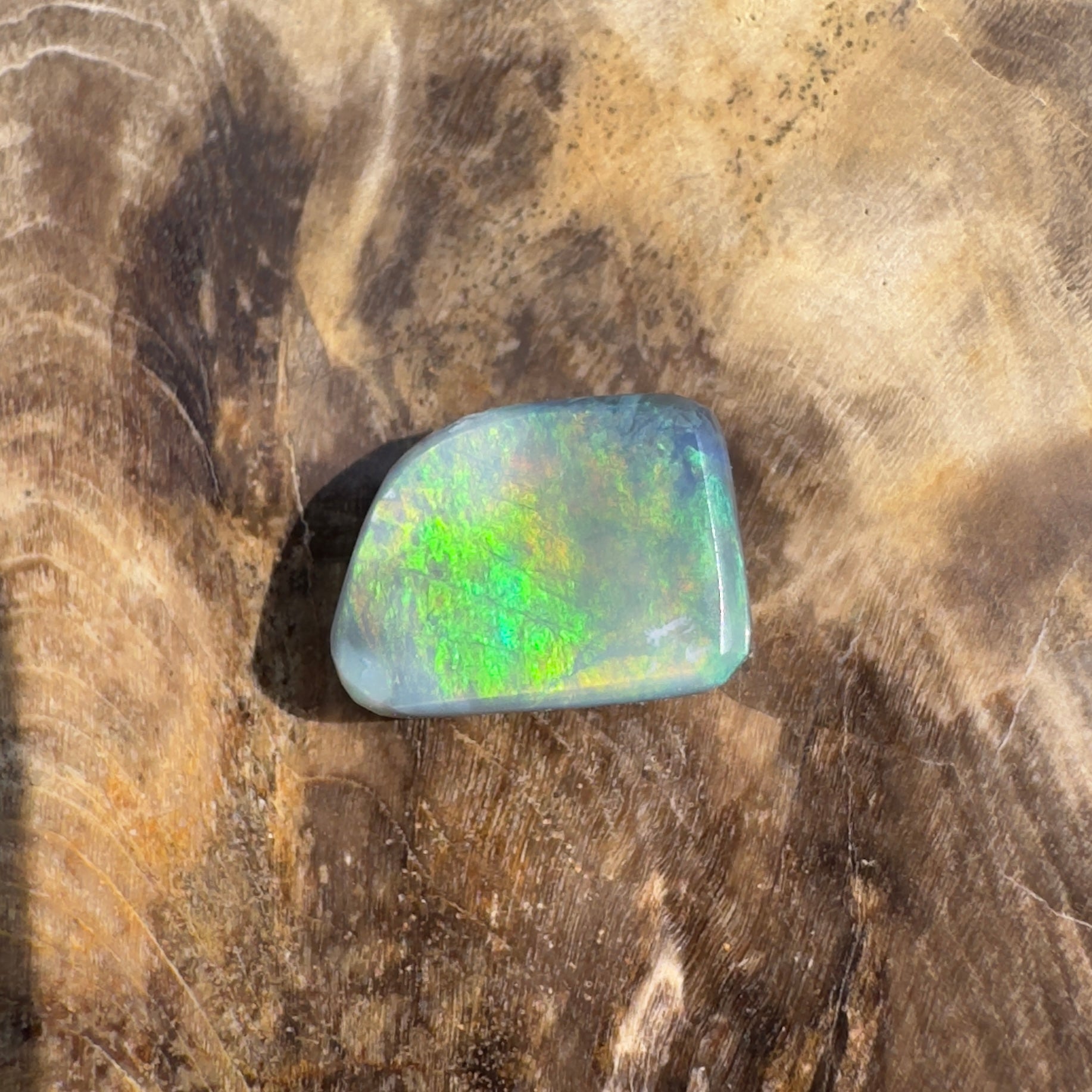 2.6ct Hand - cut Solid Lightning Ridge Semi Black Opal