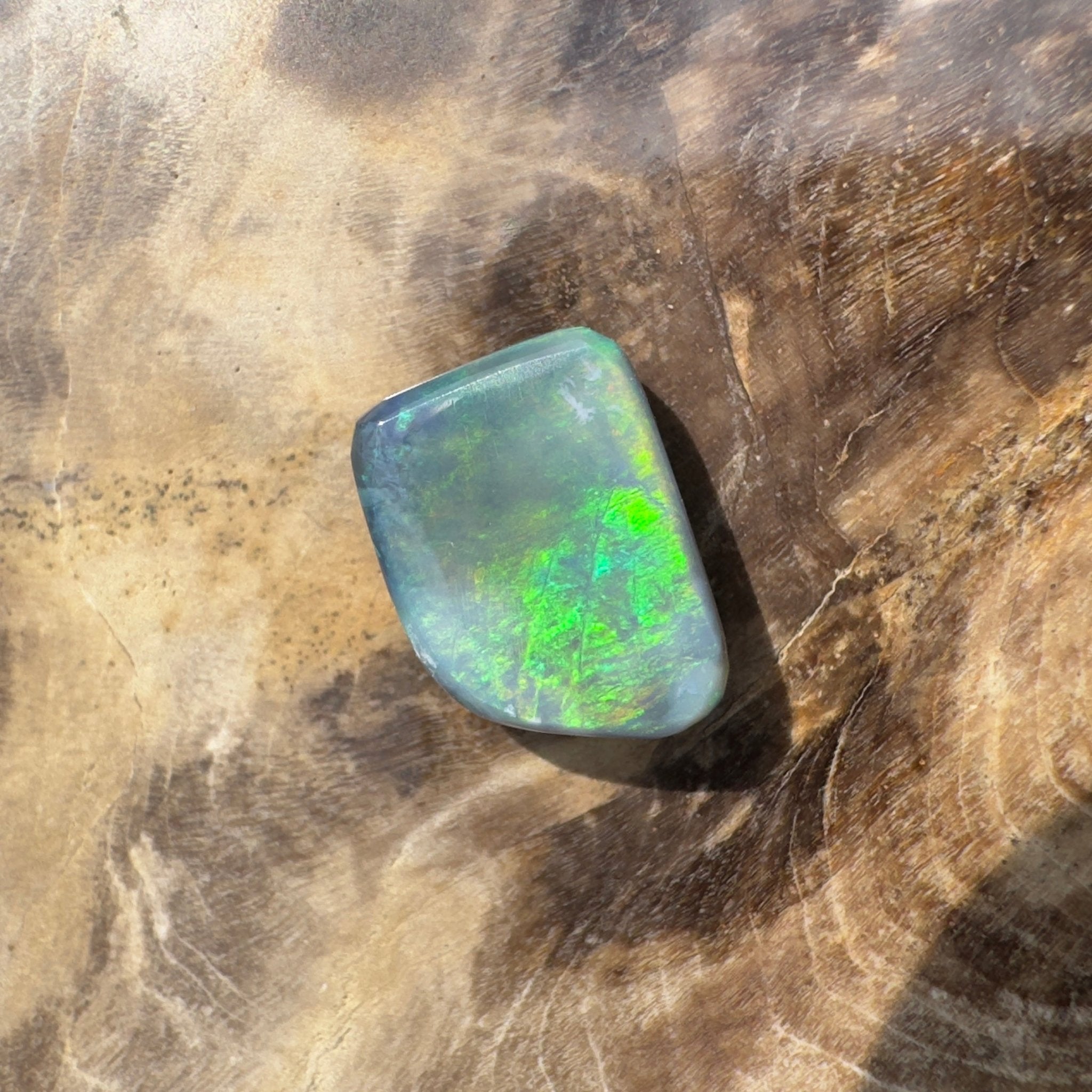 2.6ct Hand - cut Solid Lightning Ridge Semi Black Opal