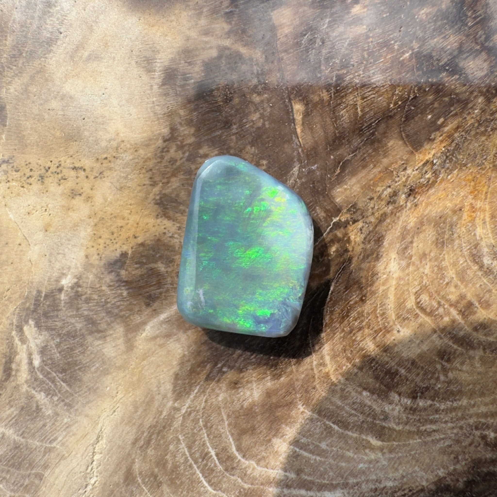 2.6ct Hand - cut Solid Lightning Ridge Semi Black Opal