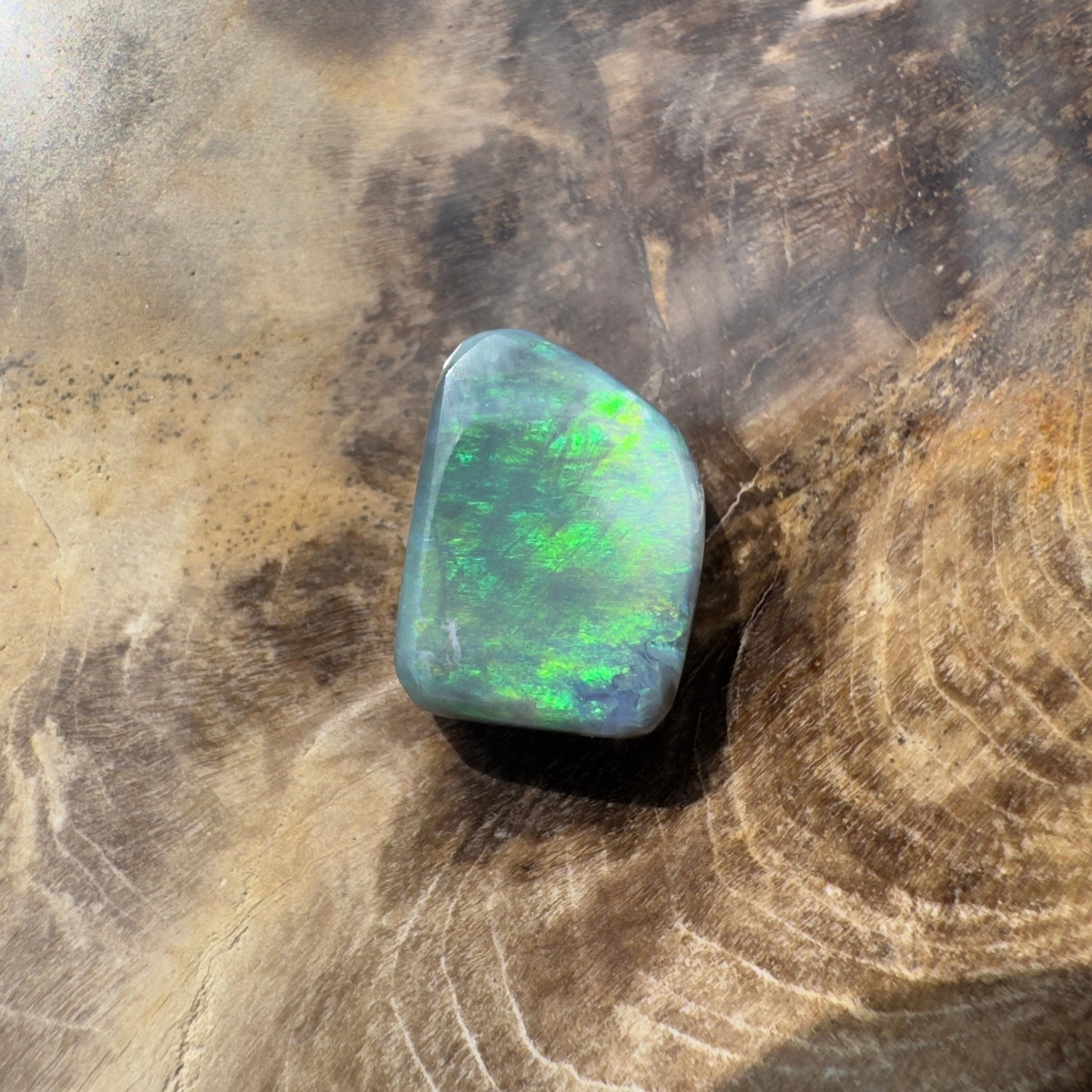 2.6ct Hand - cut Solid Lightning Ridge Semi Black Opal