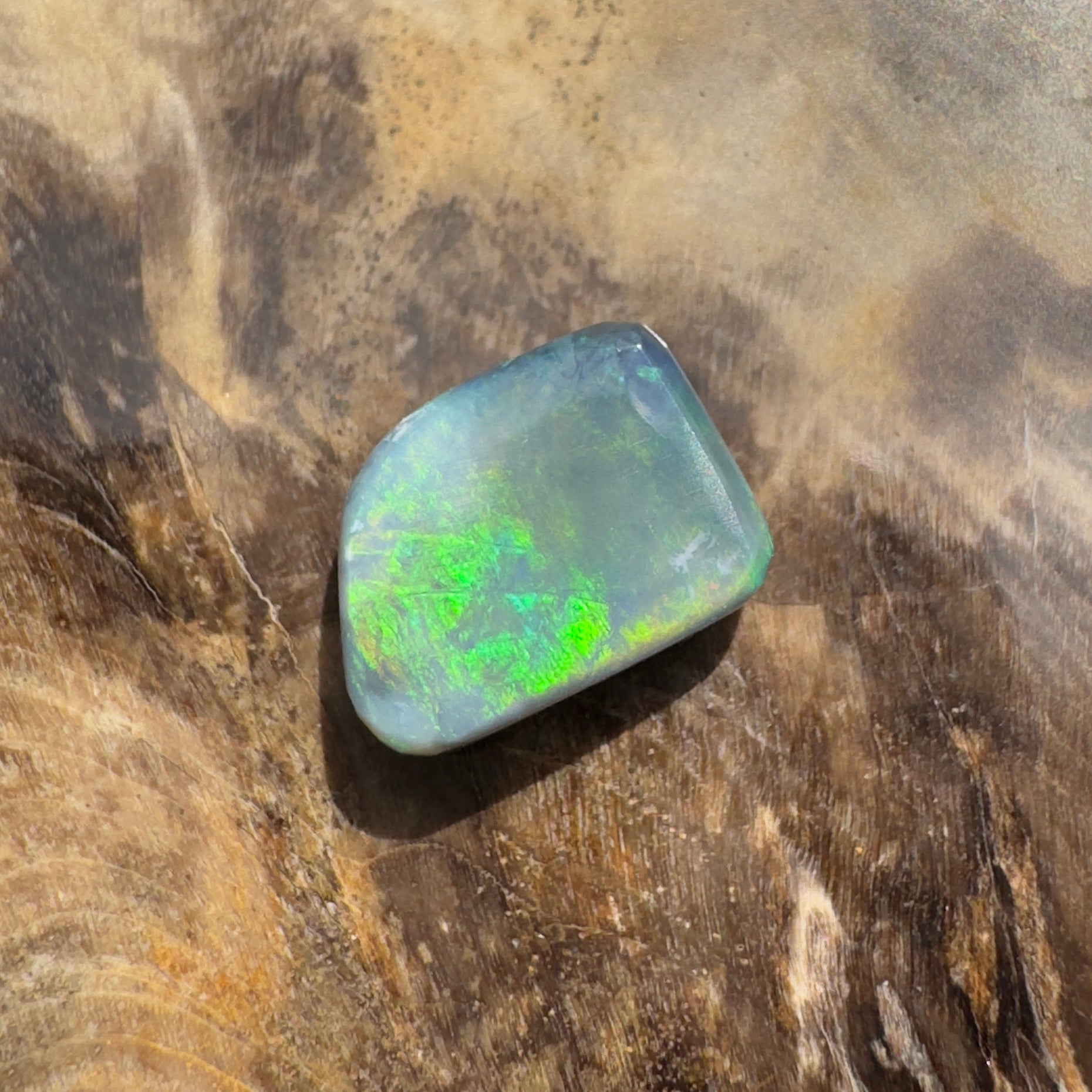 2.6ct Hand - cut Solid Lightning Ridge Semi Black Opal